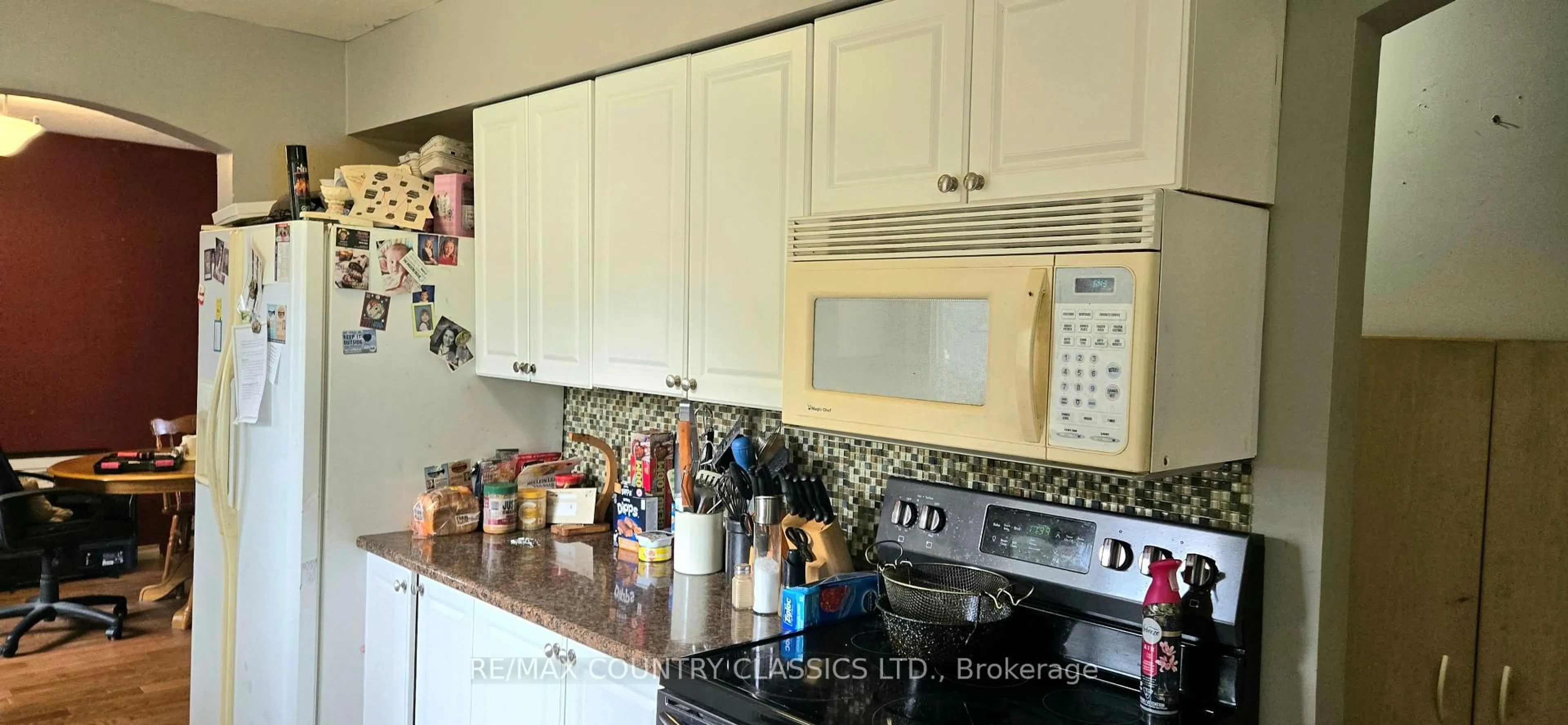 Standard kitchen, unknown for 7 Hemlock St, Highlands East Ontario K0L 1M0