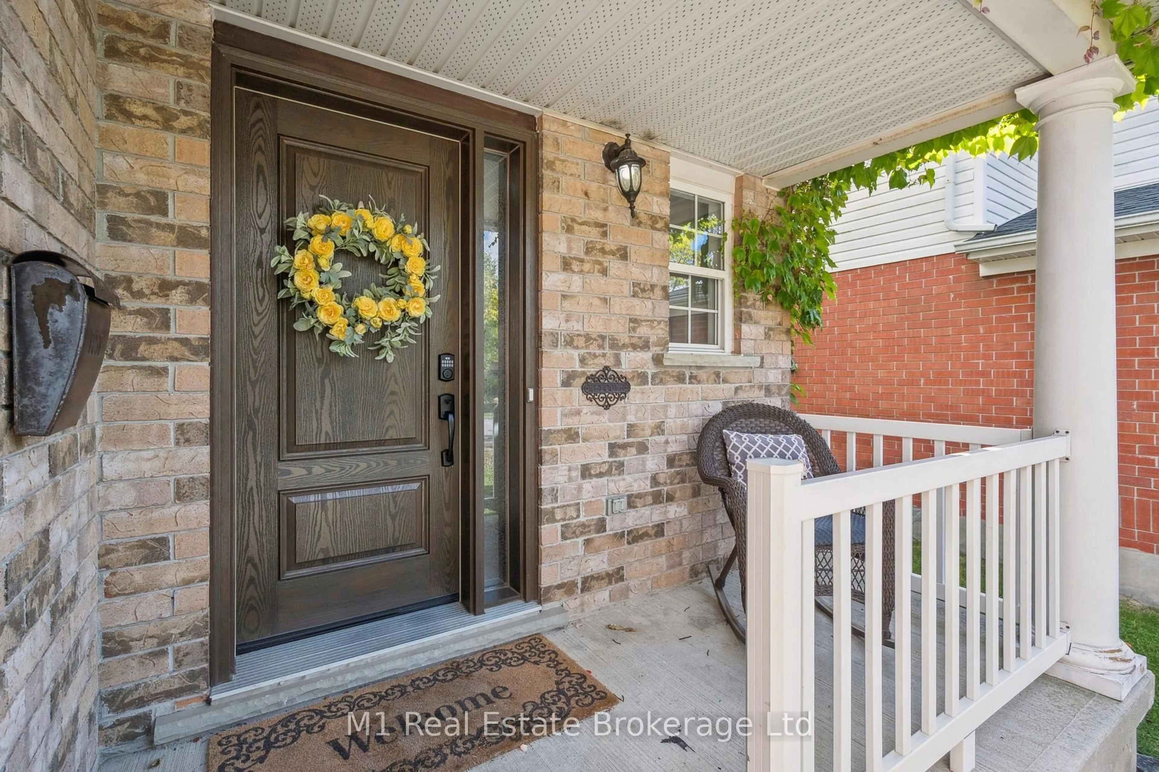 Indoor entryway for 25 Mackay St, Guelph Ontario N1E 7H3