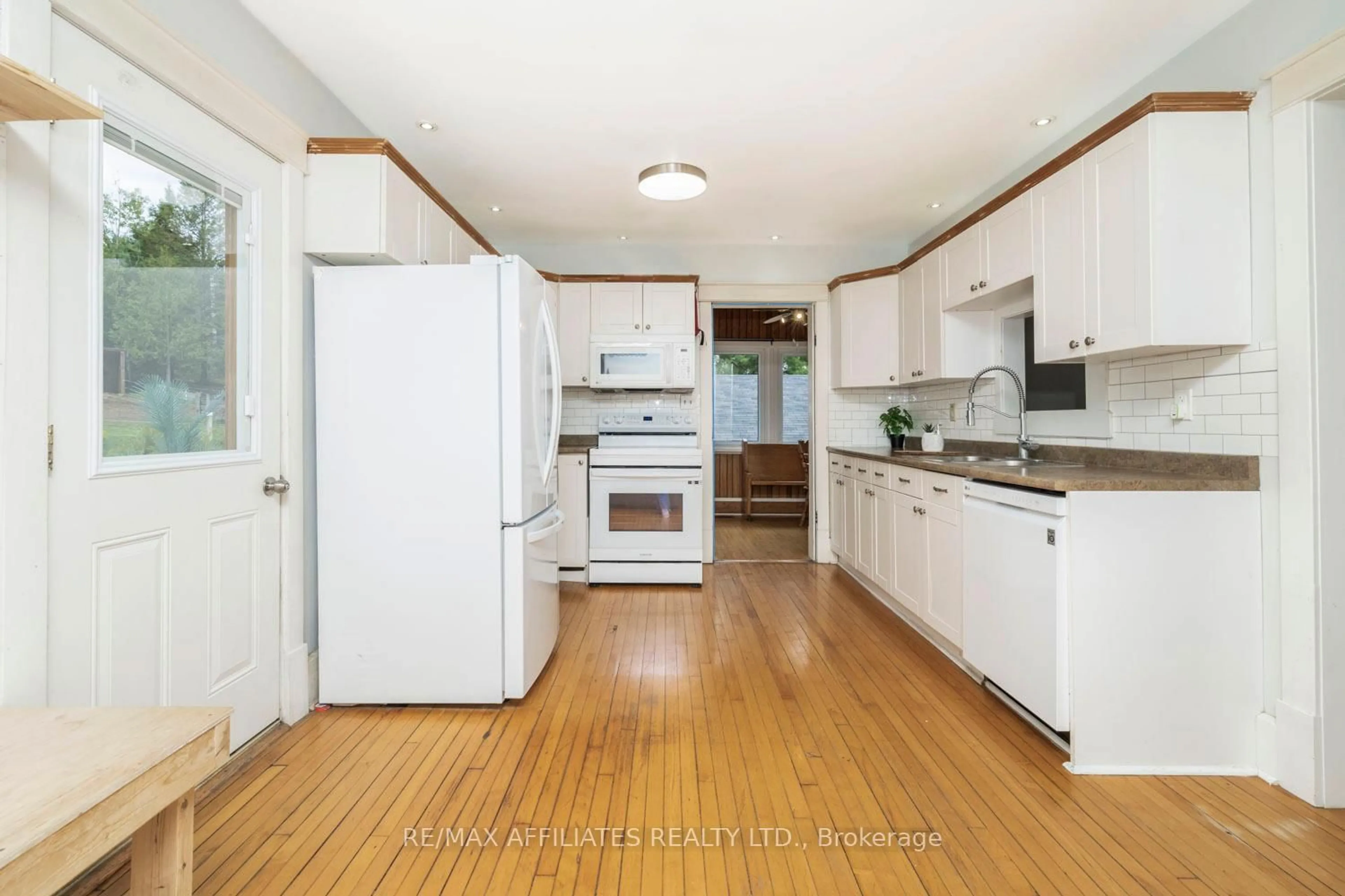 Standard kitchen, unknown for 5601 Centennial Lake Rd, Griffith Ontario K0J 2R0