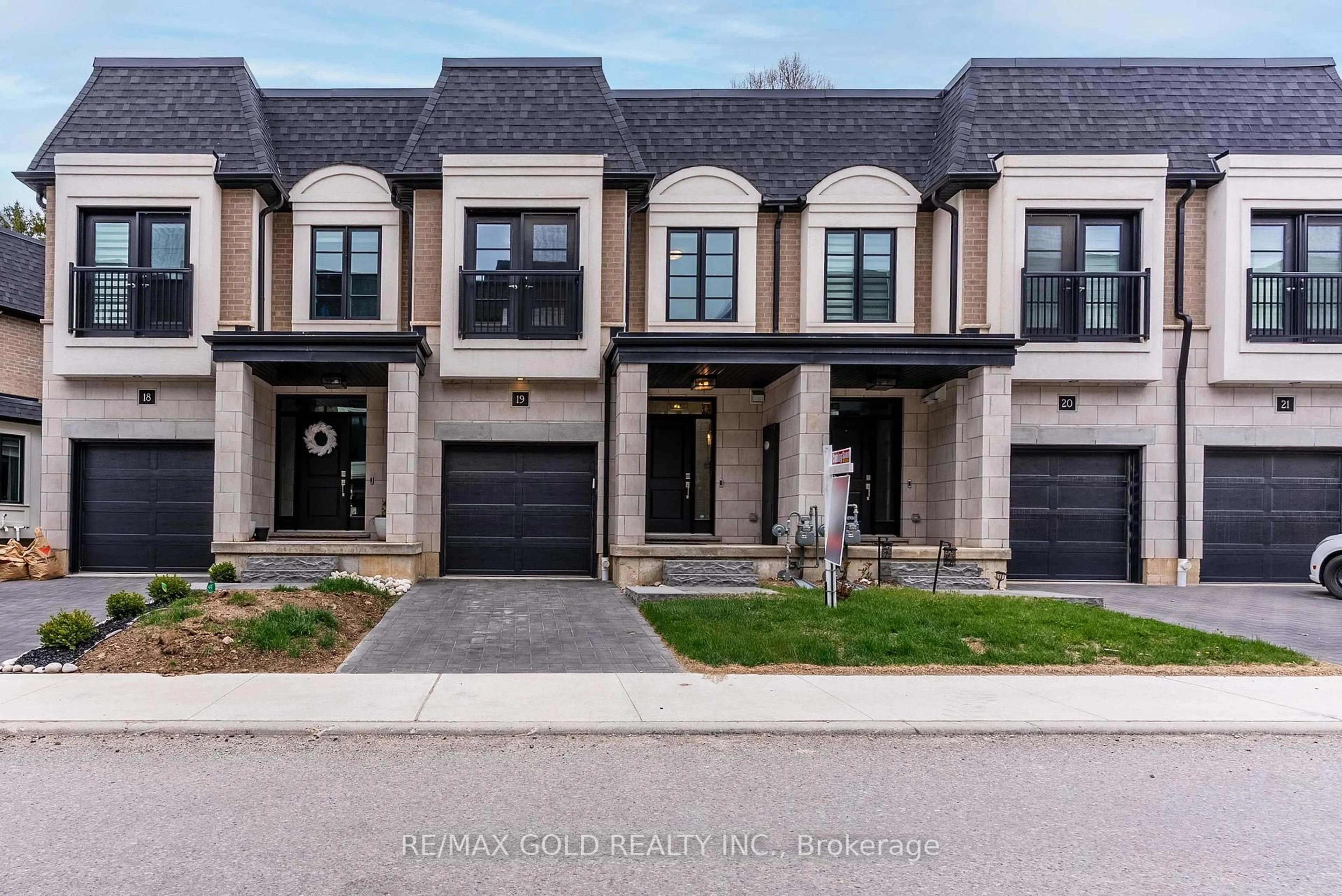 Home with brick exterior material, street for 143 Elgin St #19, Cambridge Ontario N1R 0E1