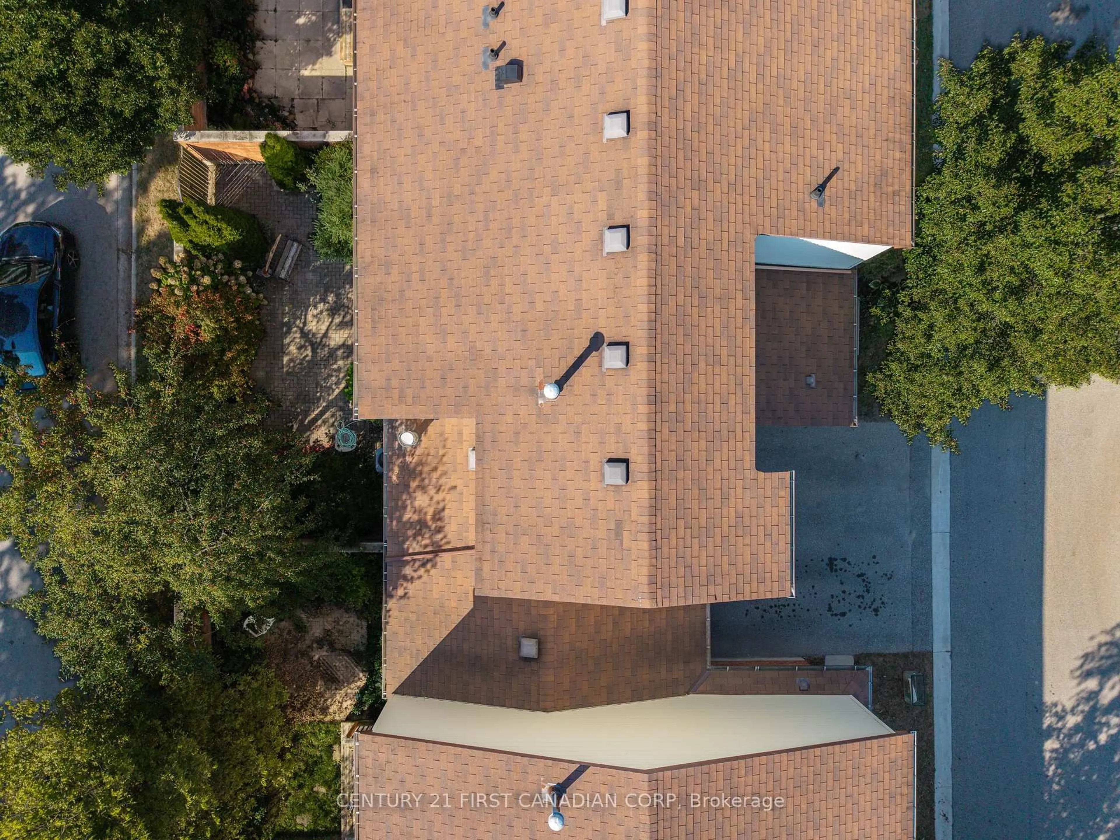 A pic from outside/outdoor area/front of a property/back of a property/a pic from drone, city buildings view from balcony for 770 Fanshawe Park Rd #20, London North Ontario N5X 1L5