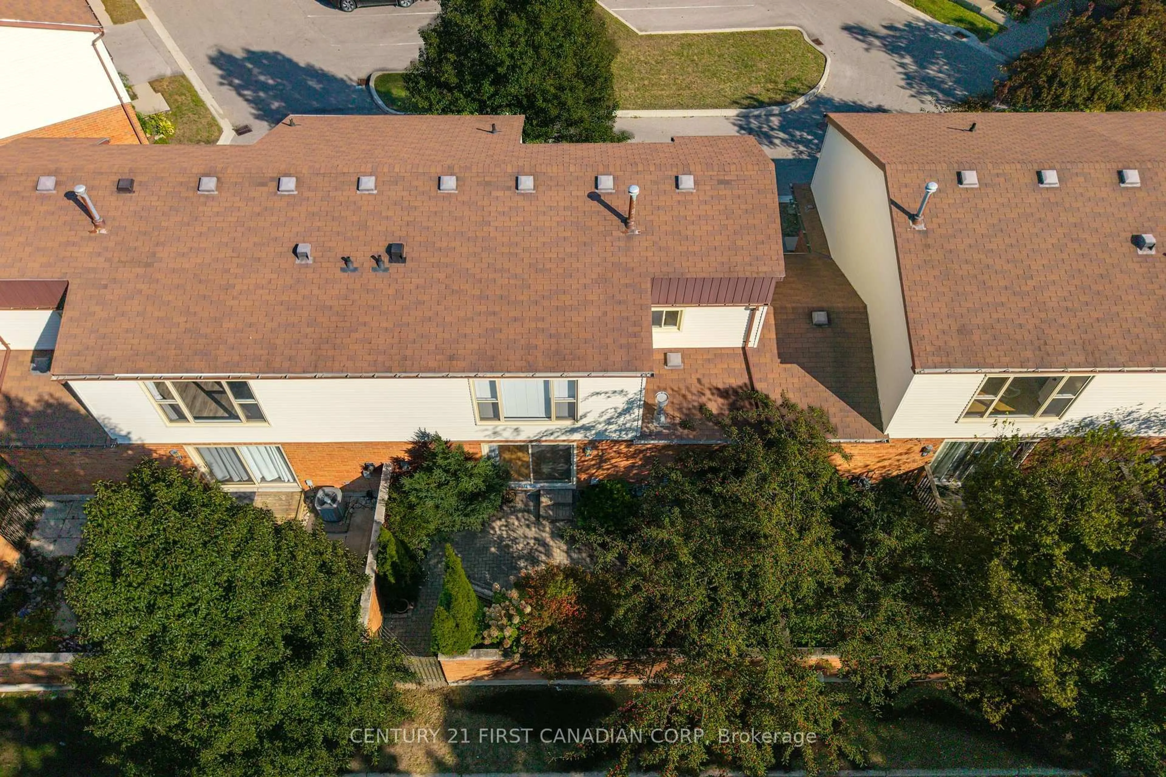 A pic from outside/outdoor area/front of a property/back of a property/a pic from drone, city buildings view from balcony for 770 Fanshawe Park Rd #20, London North Ontario N5X 1L5