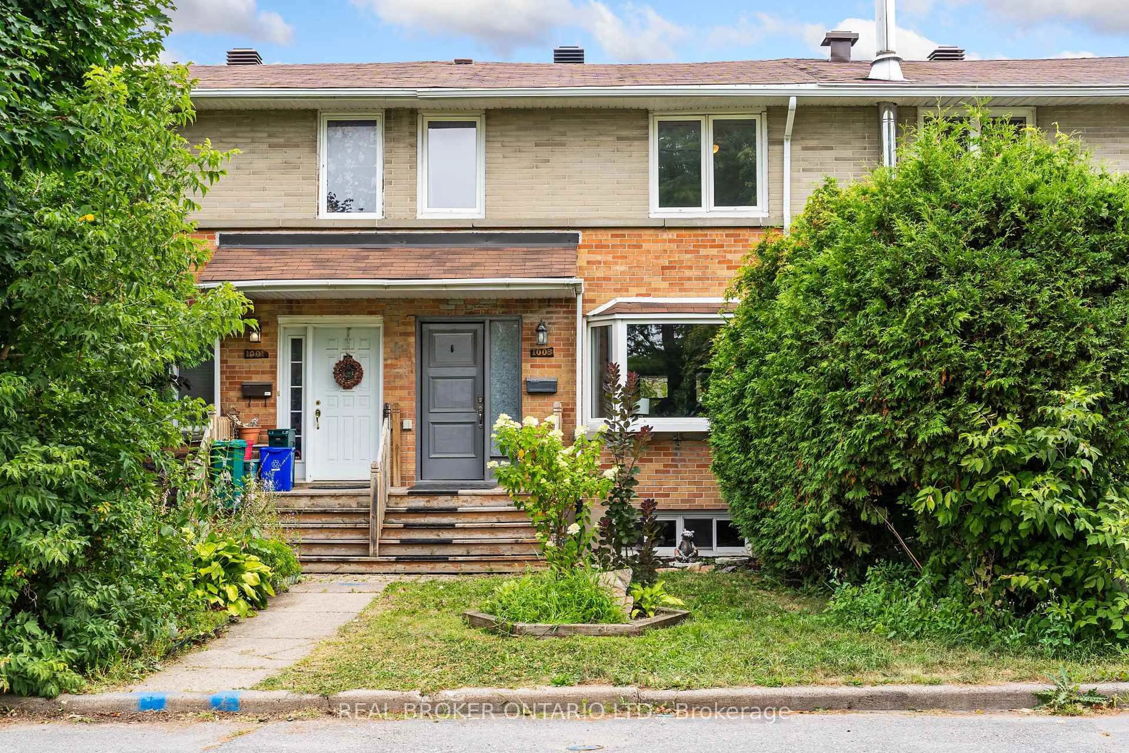 Home with brick exterior material, street for 1003 Silver St, Ottawa Ontario K1Z 6H8