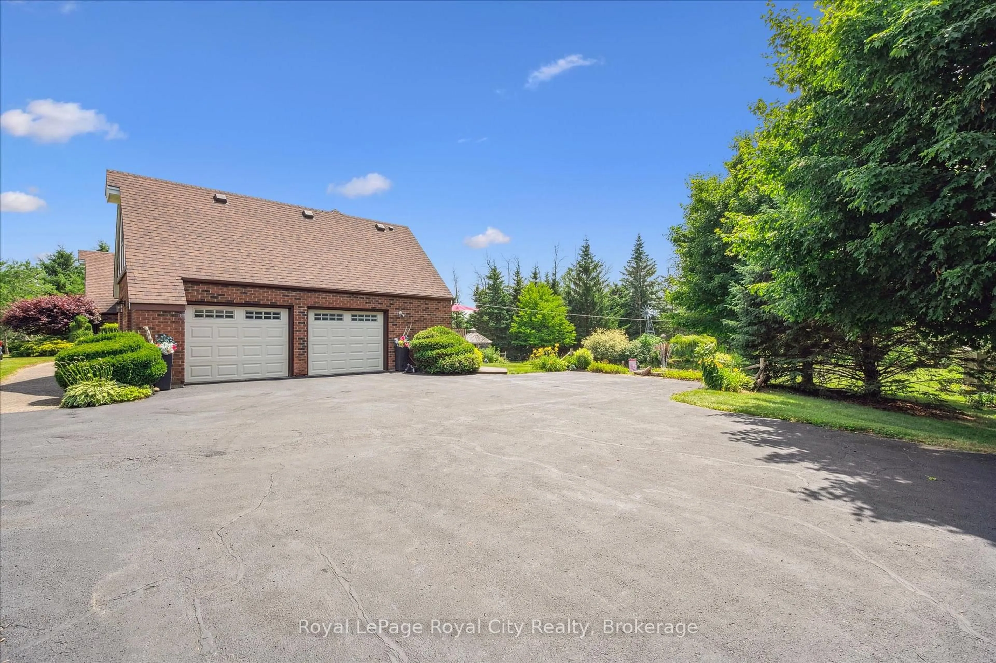 A pic from outside/outdoor area/front of a property/back of a property/a pic from drone, unknown for 5792 8th Line, Guelph/Eramosa Ontario N0B 1B0