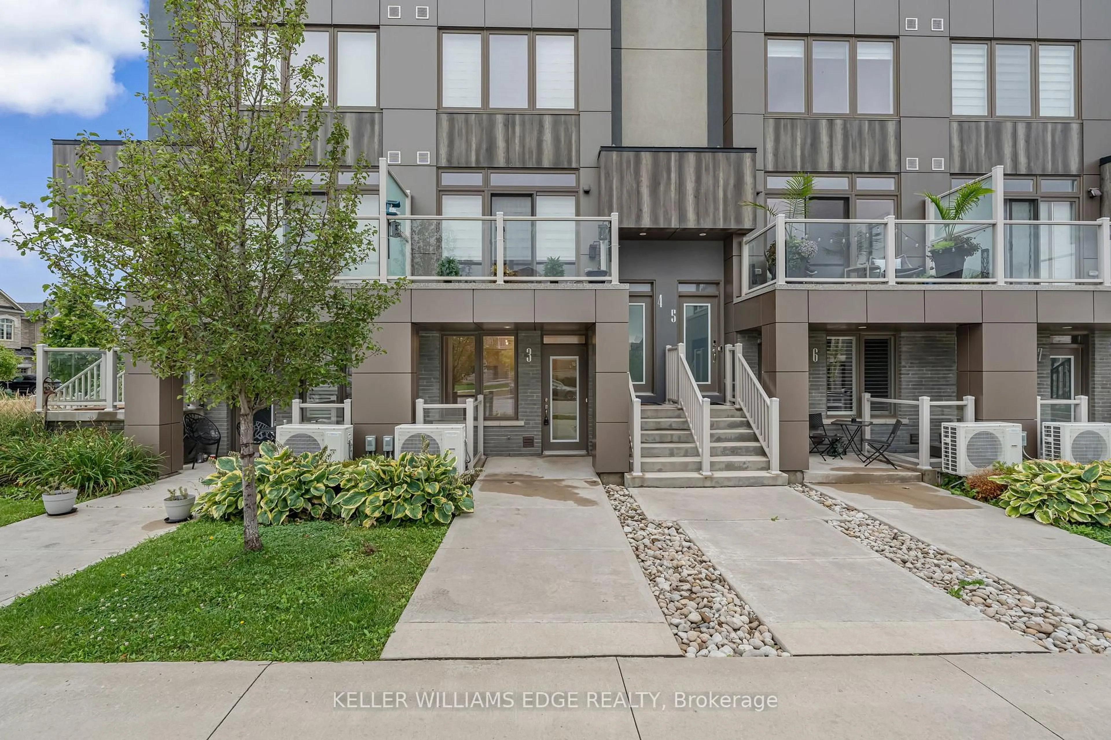 Unknown for 261 Skinner Rd #3, Hamilton Ontario L8B 1W6