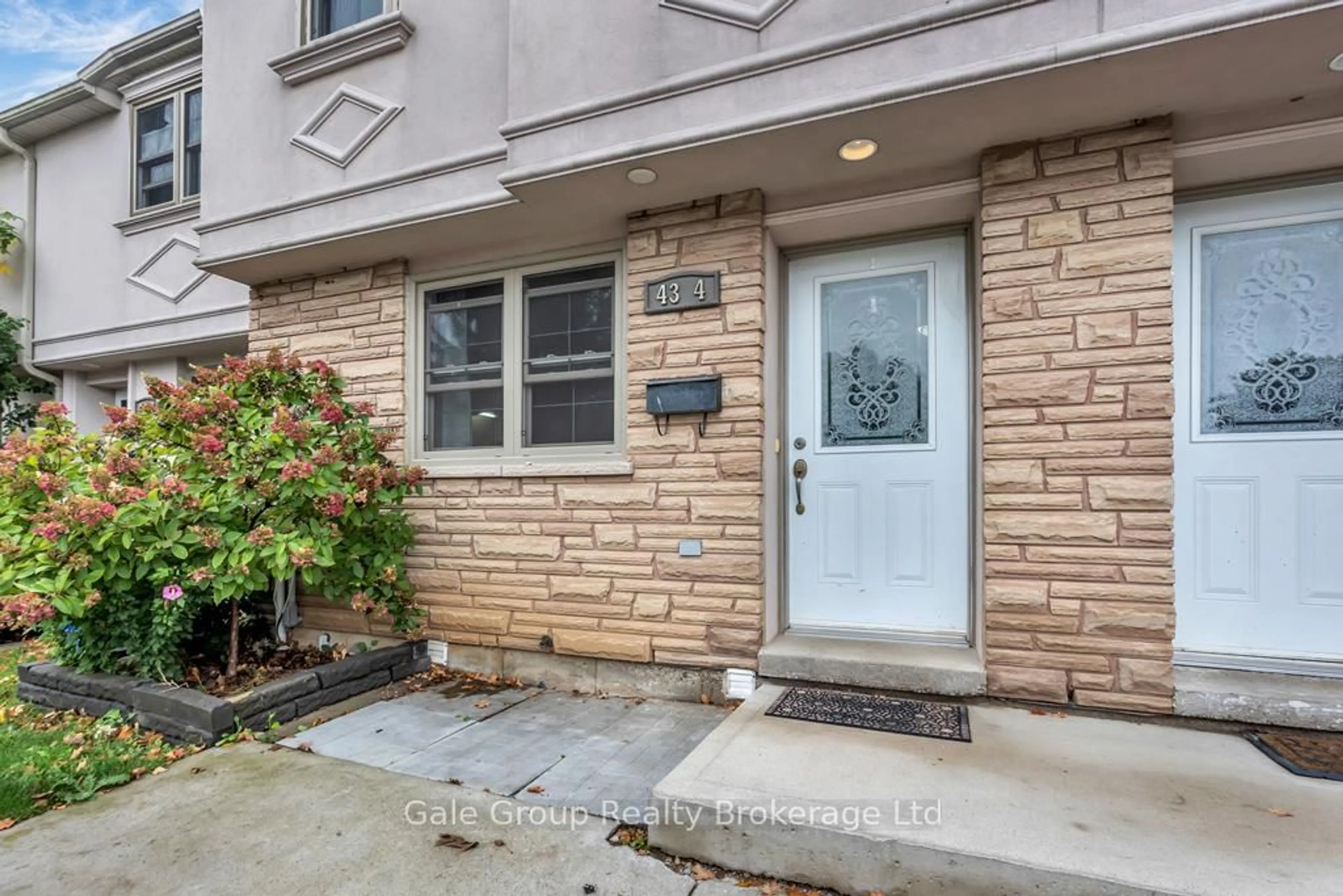 Indoor entryway for 43 Blandford St #4, Woodstock Ontario N4S 7H7