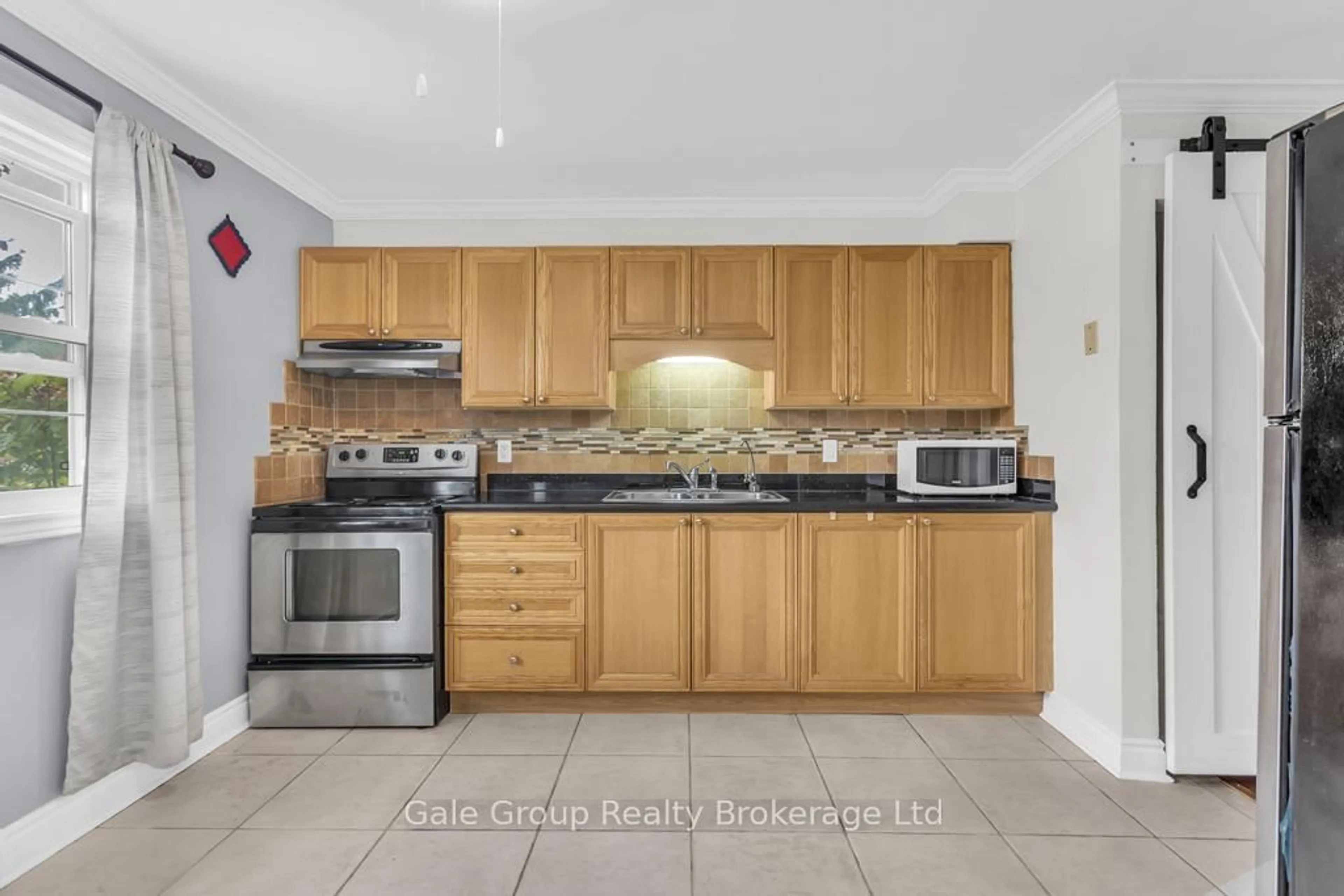 Standard kitchen, ceramic/tile floor for 43 Blandford St #4, Woodstock Ontario N4S 7H7