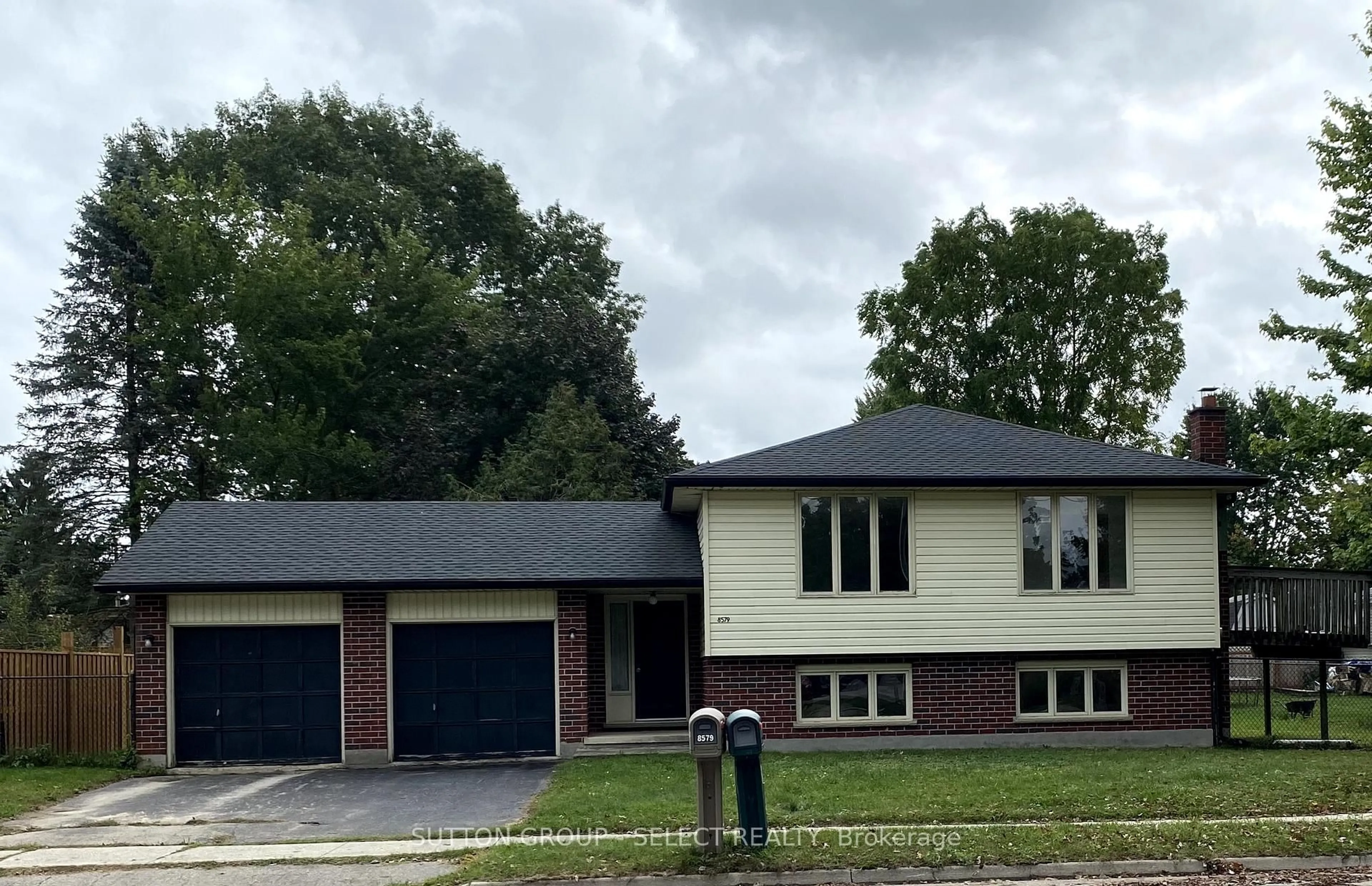 Home with brick exterior material, street for 8579 Glendon Dr, Strathroy-Caradoc Ontario N0L 1W0