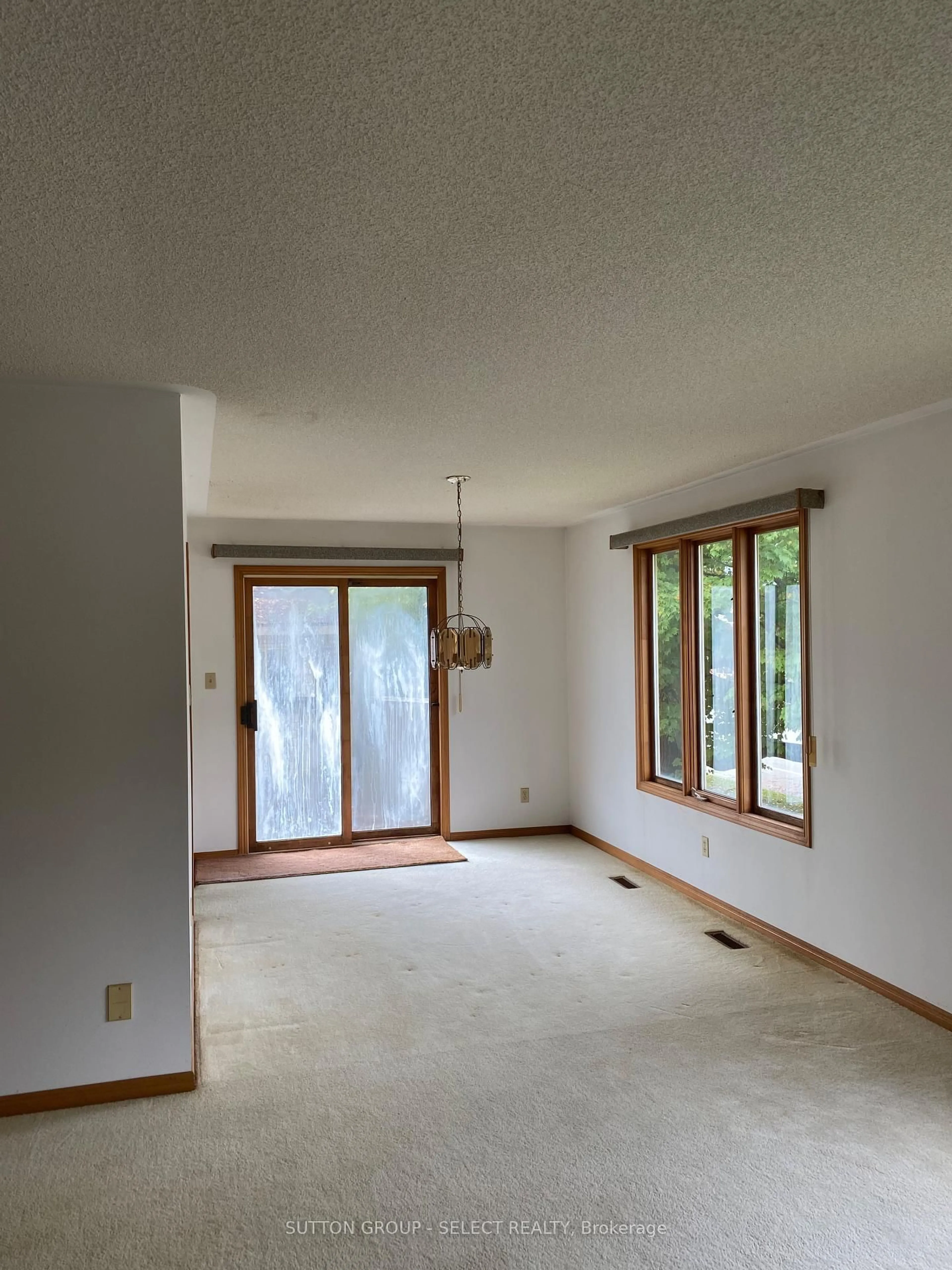 A pic of a room for 8579 Glendon Dr, Strathroy-Caradoc Ontario N0L 1W0