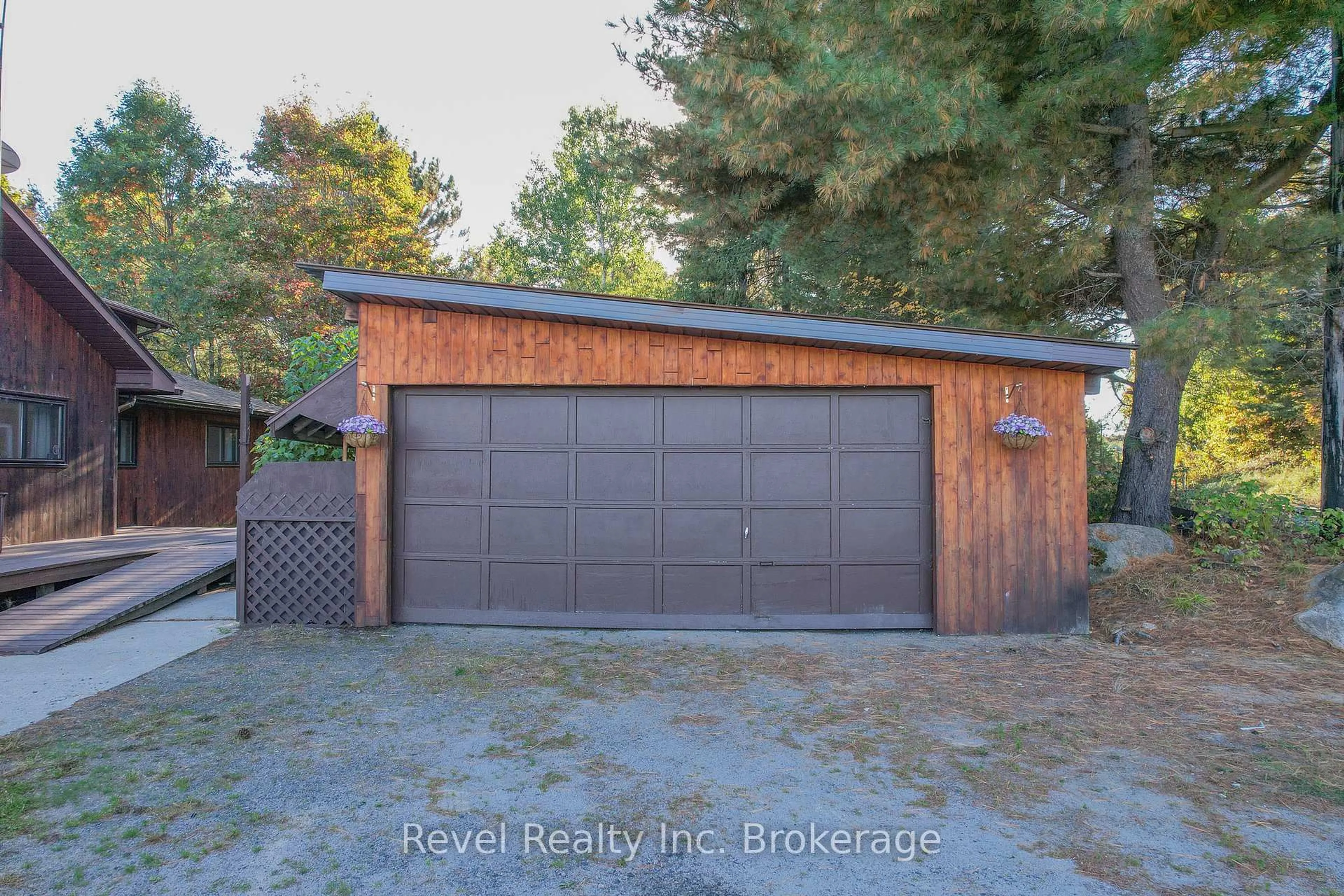 Indoor garage for 280 Sunnyside Rd, Bonfield Ontario P0H 1E0