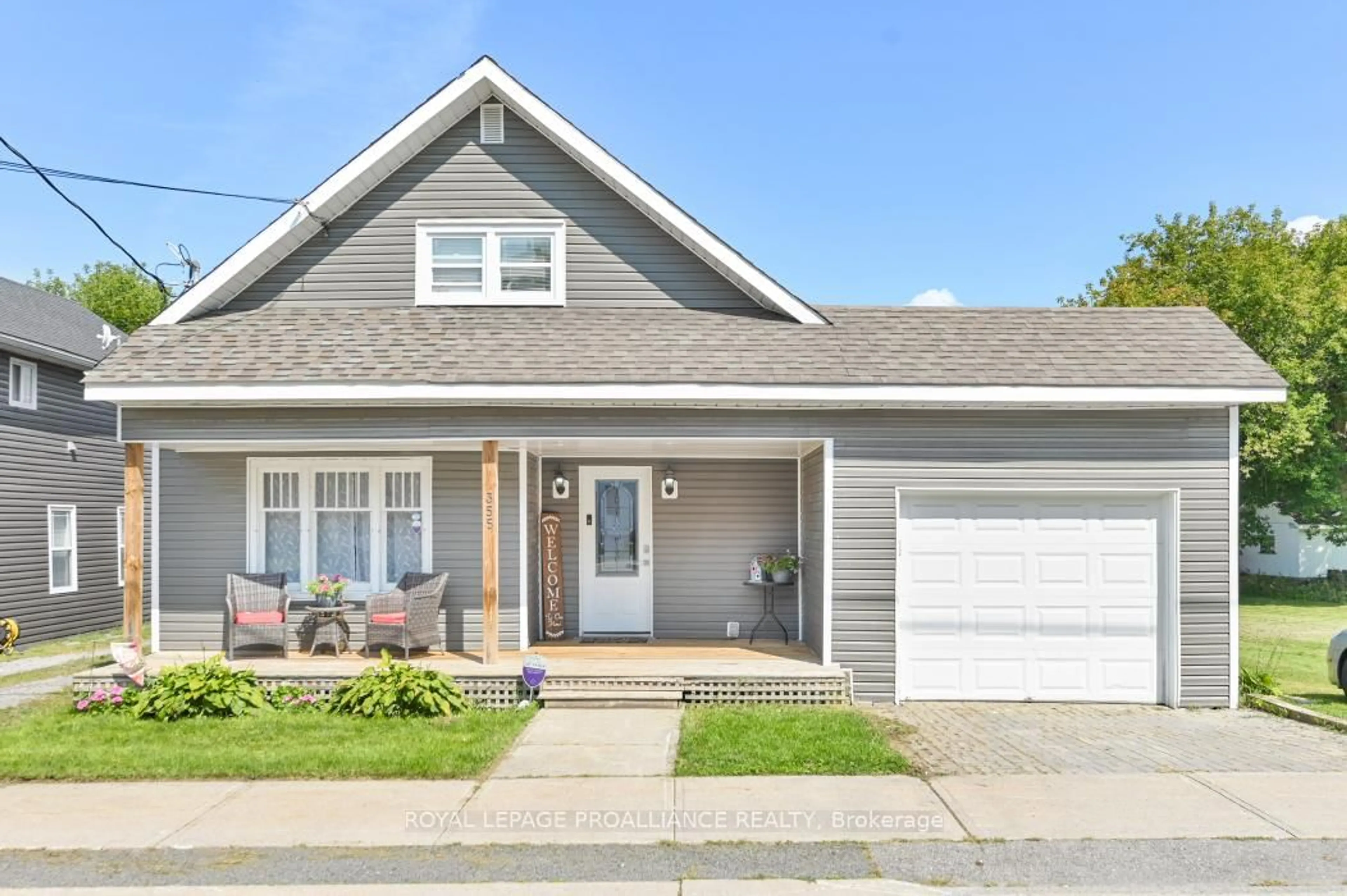 Home with vinyl exterior material, street for 355 Metcalf St, Tweed Ontario K0K 3J0
