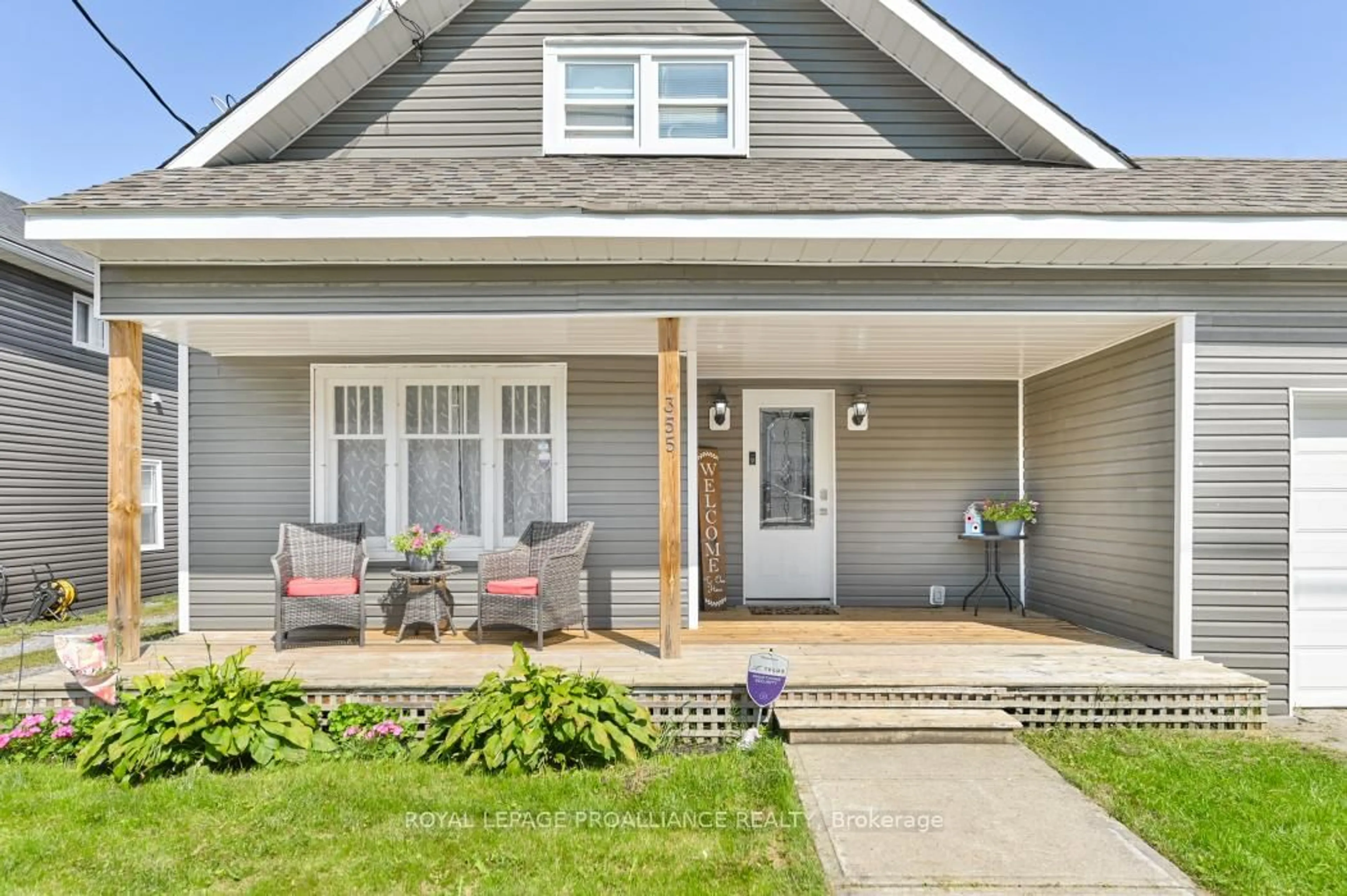 Home with vinyl exterior material, street for 355 Metcalf St, Tweed Ontario K0K 3J0
