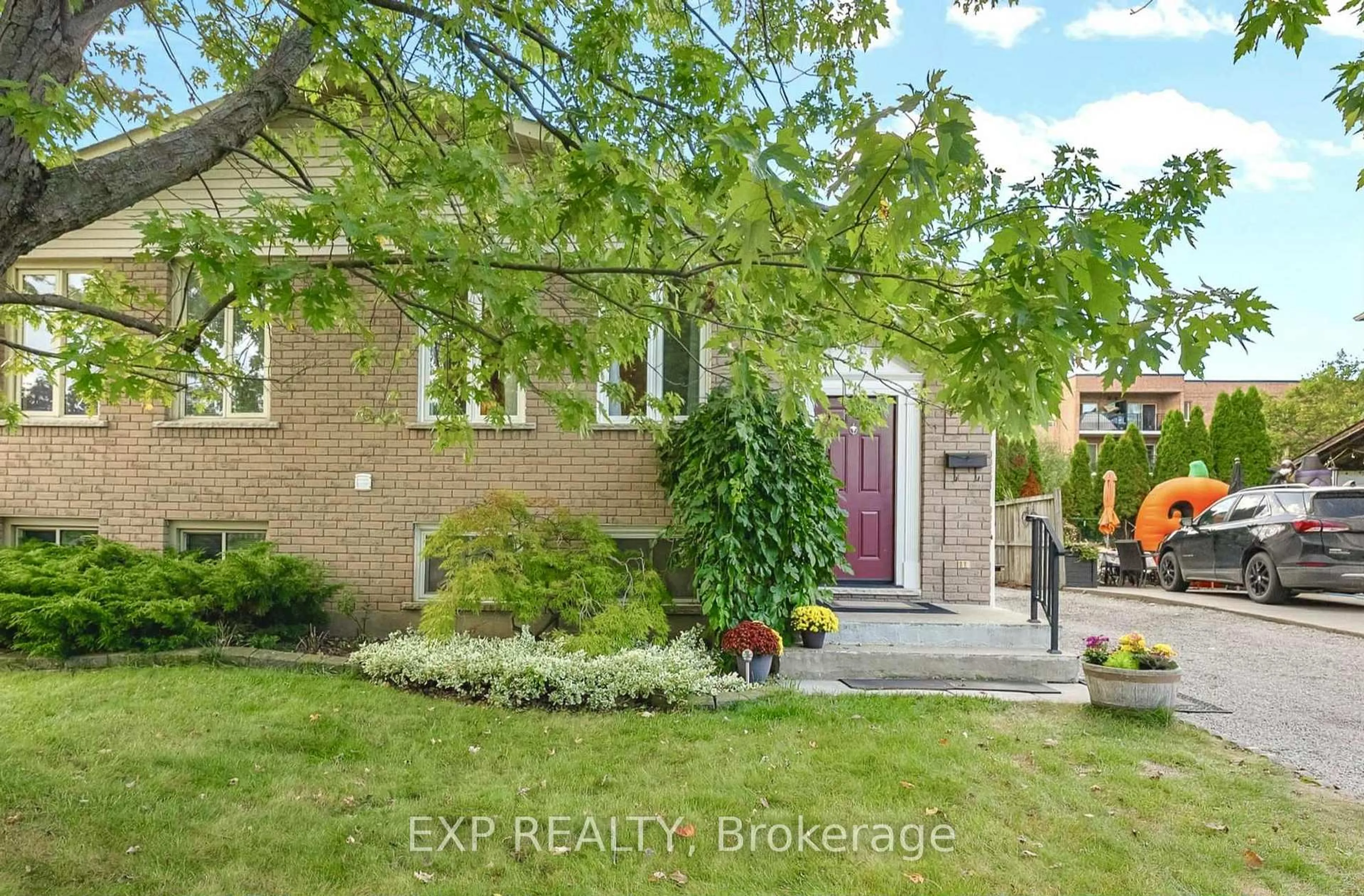 Unknown for 36 Vintage Cres, St. Catharines Ontario L2S 3C6