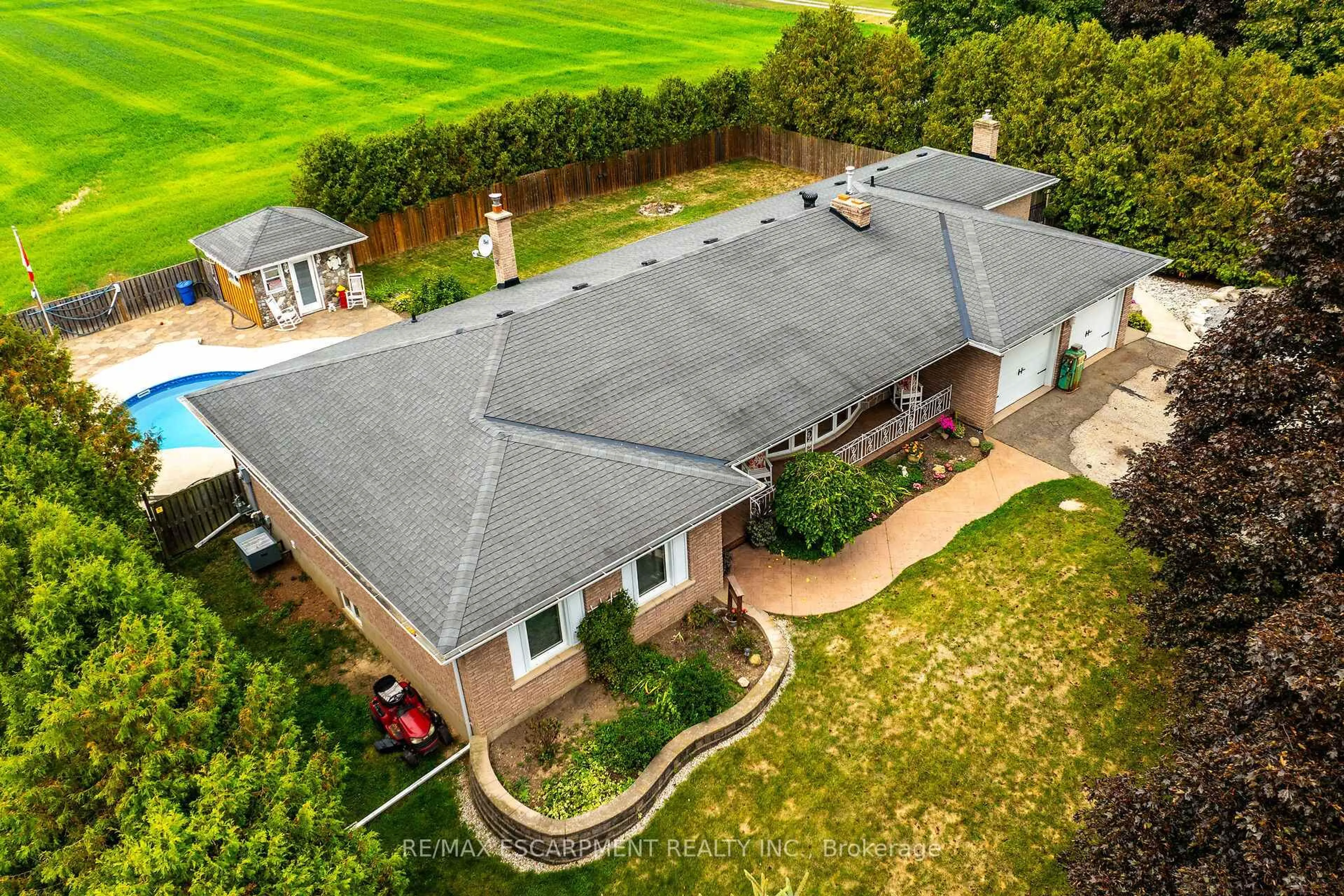 A pic from outside/outdoor area/front of a property/back of a property/a pic from drone, building for 2320 HENDERSHOT Rd, Hamilton Ontario L0R 1C0
