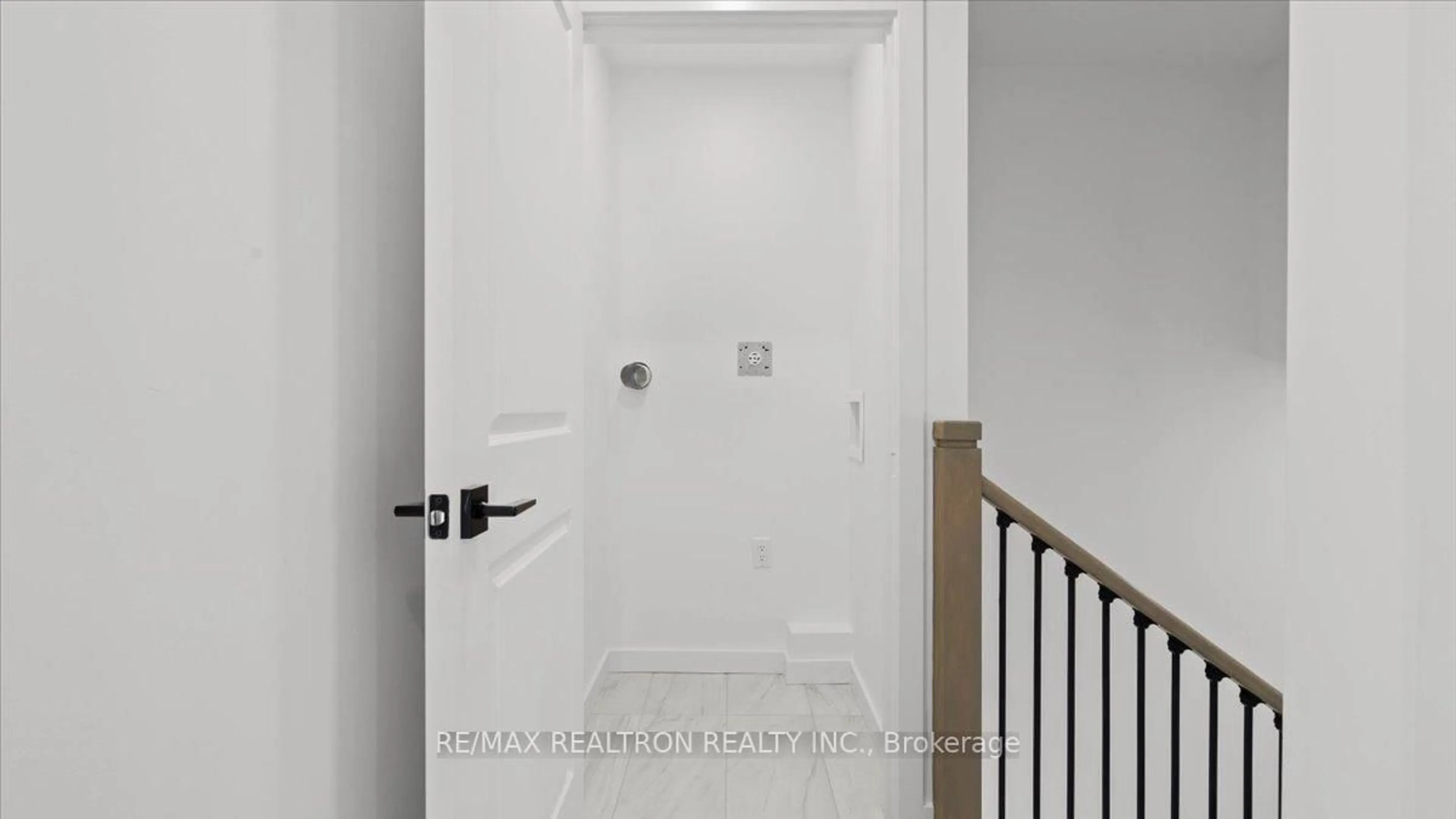 Indoor entryway for 46 Summit Cres, Belleville Ontario K8N 0A2