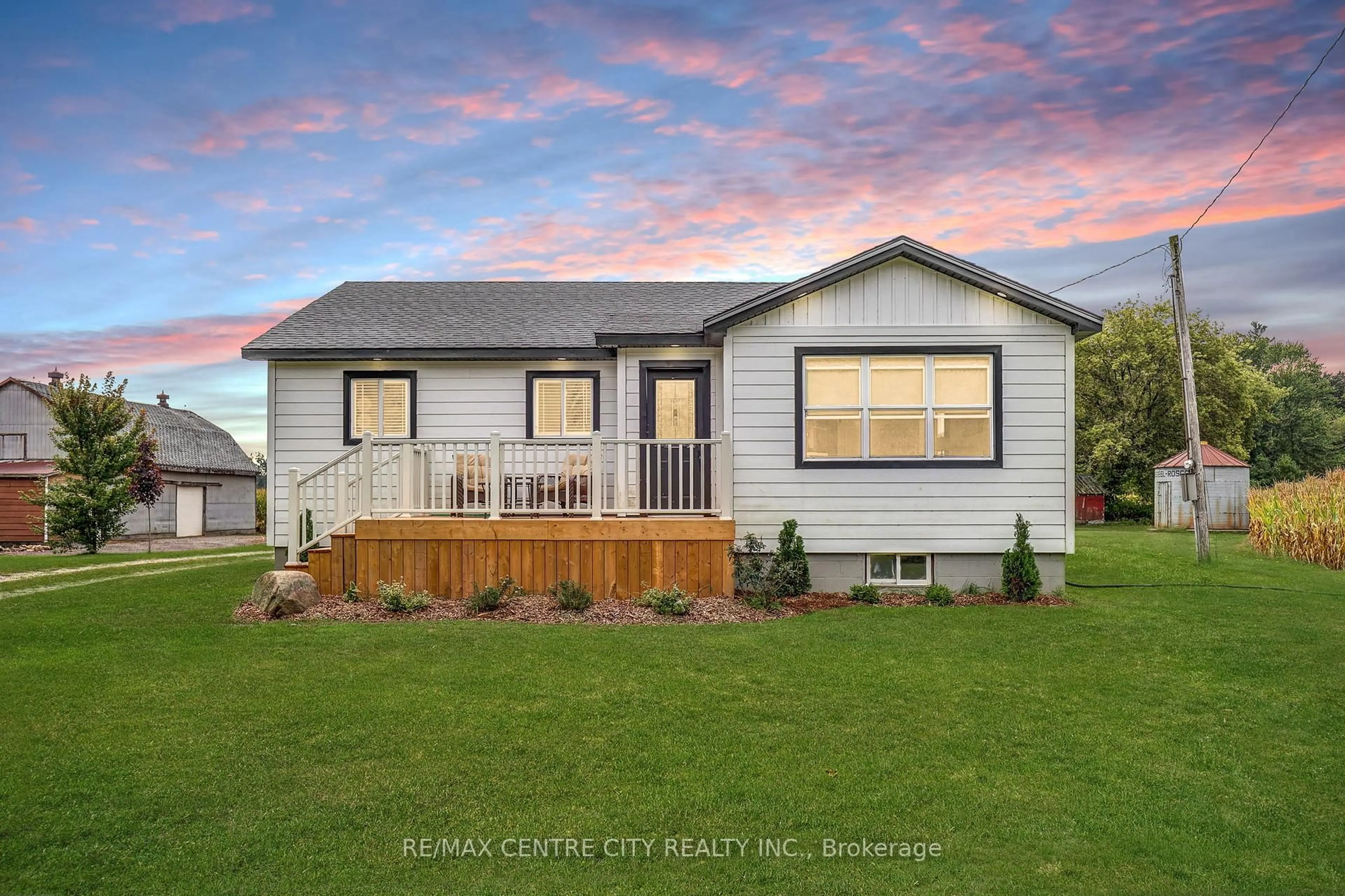 Home with vinyl exterior material, unknown for 57761 Glen Erie Line, Bayham Ontario N0J 1Z0