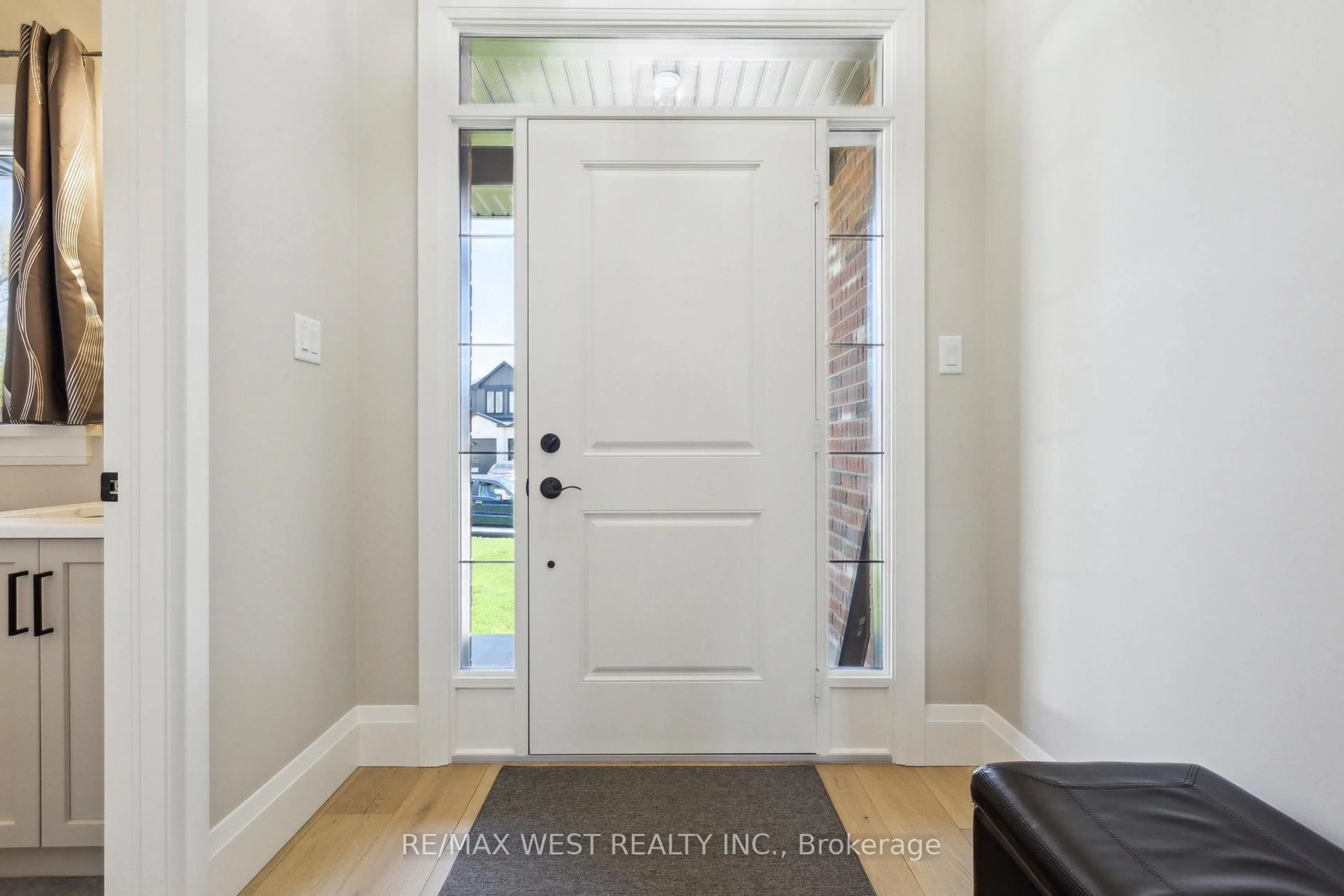 Indoor entryway for 105 PUGH St, Perth East Ontario N0K 1M0