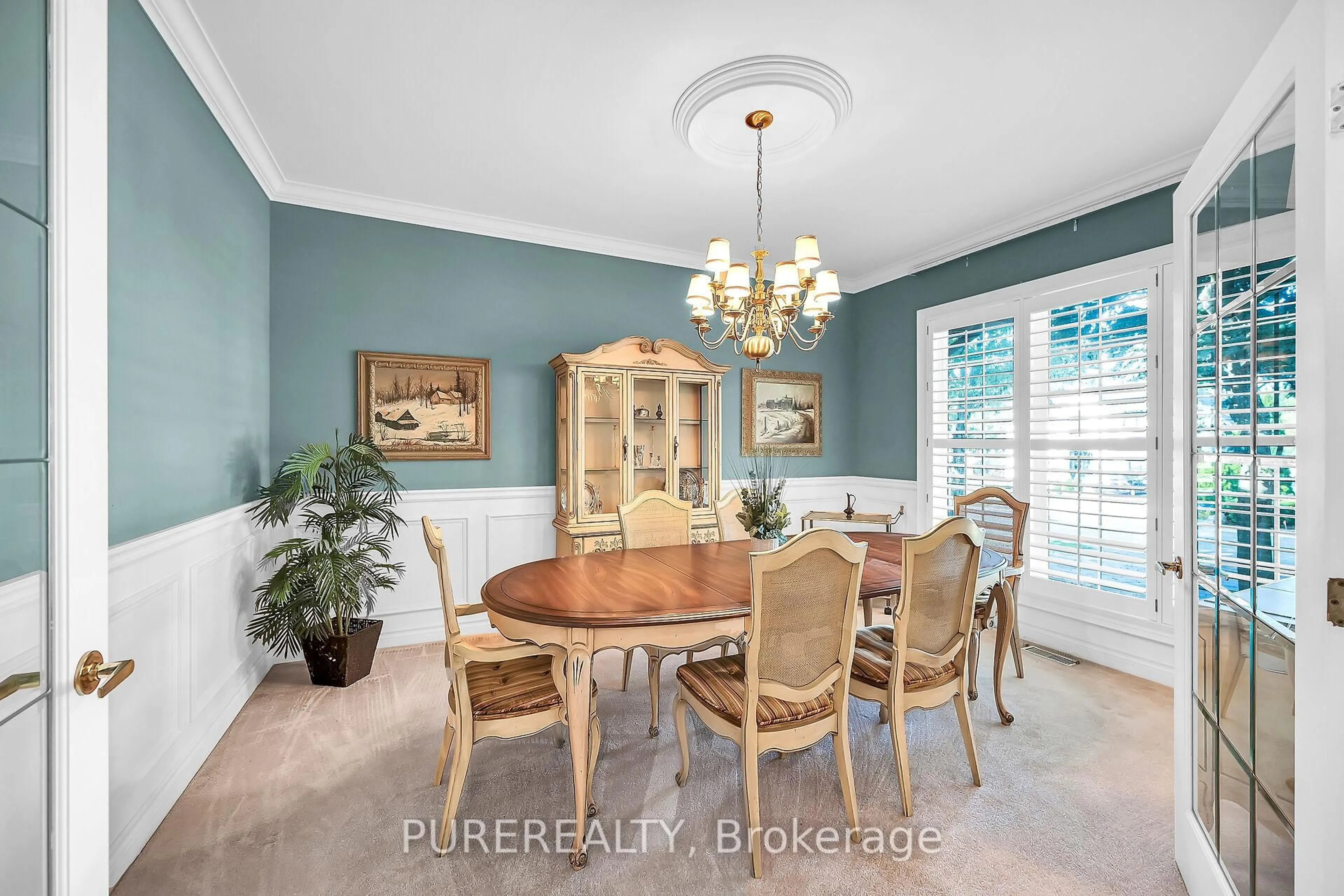 Dining room, wood/laminate floor for 223 Greenbriar Rd, Hamilton Ontario L9G 3V9