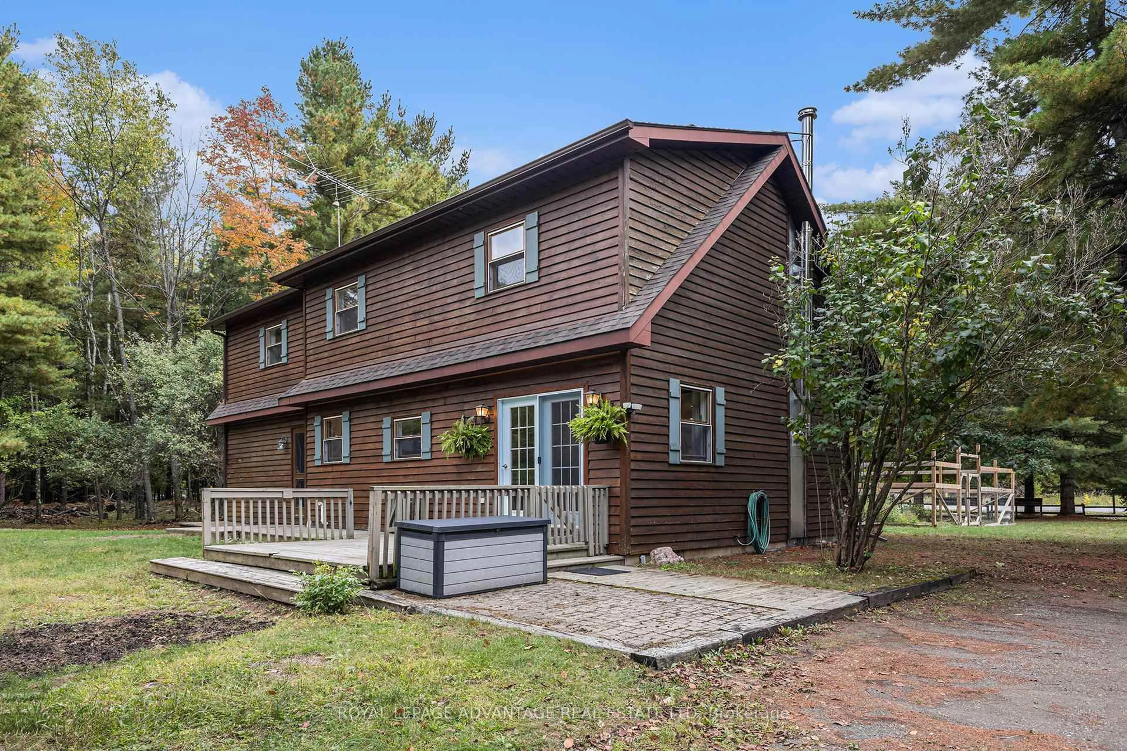 Home with vinyl exterior material, street for 1002 Elm Grove Rd, Perth Ontario K7H 3C7