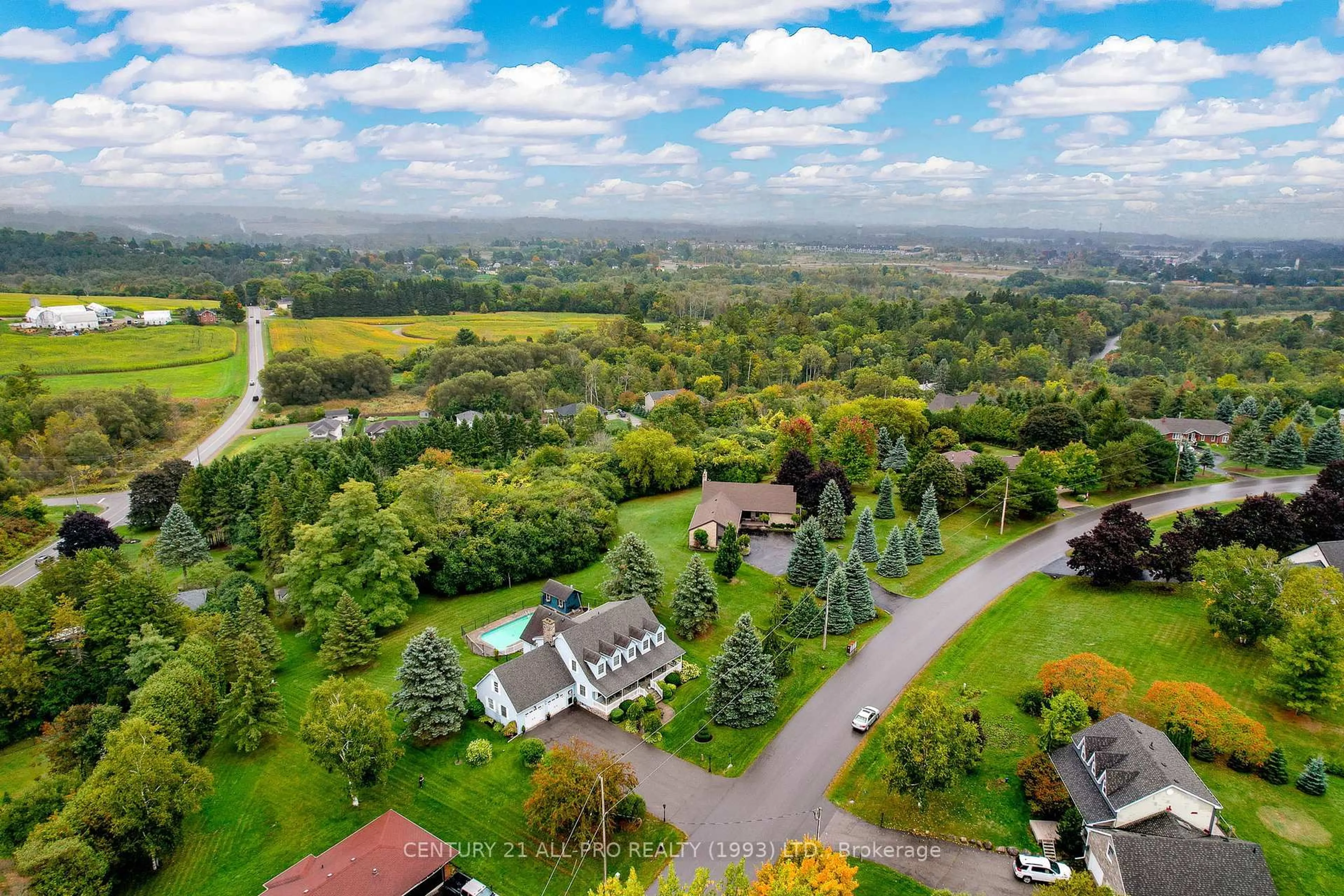 A pic from outside/outdoor area/front of a property/back of a property/a pic from drone, mountain view for 17 Forest Hill Drive Cobourg Dr, Hamilton Township Ontario K9A 4J9