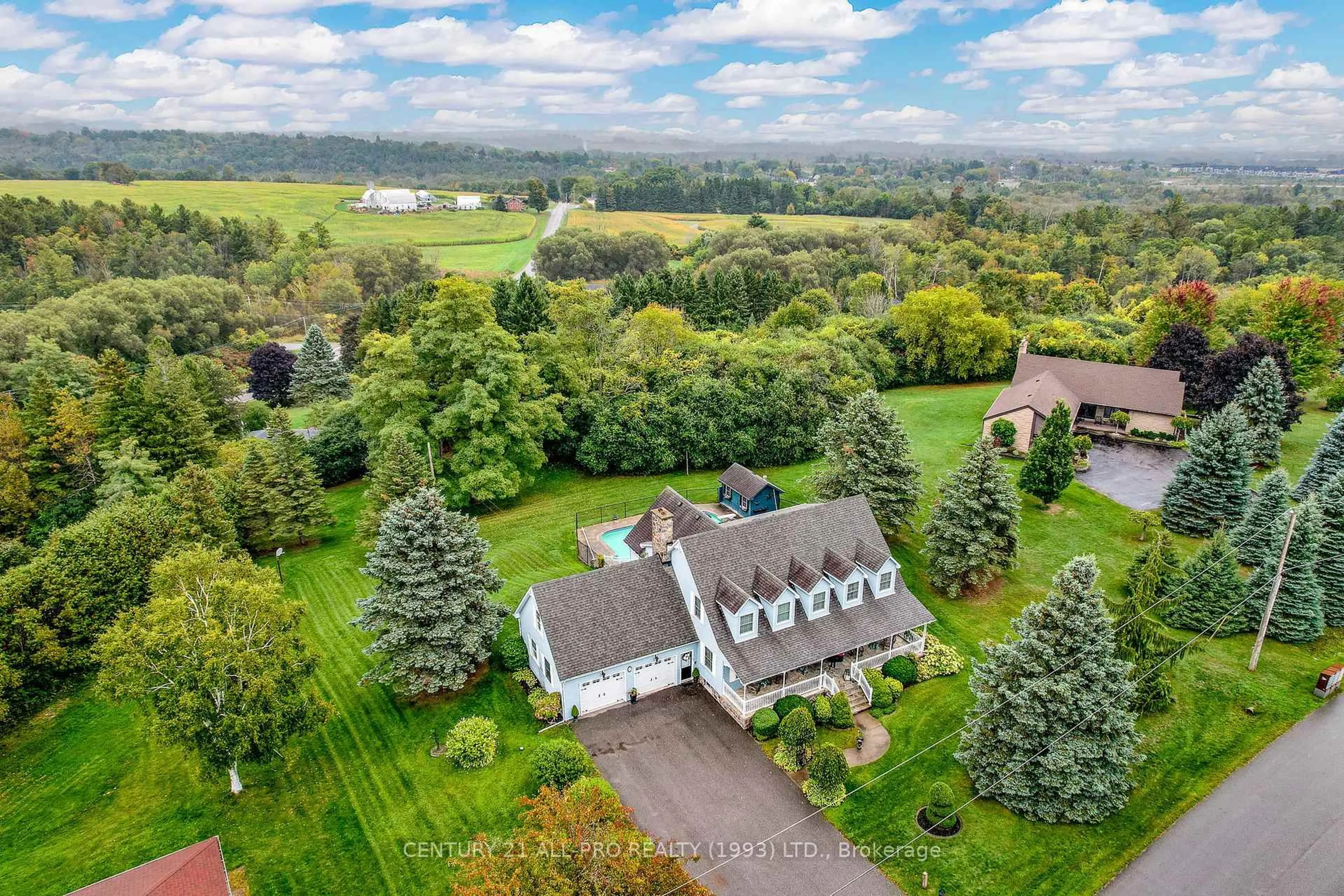 A pic from outside/outdoor area/front of a property/back of a property/a pic from drone, unknown for 17 Forest Hill Drive Cobourg Dr, Hamilton Township Ontario K9A 4J9