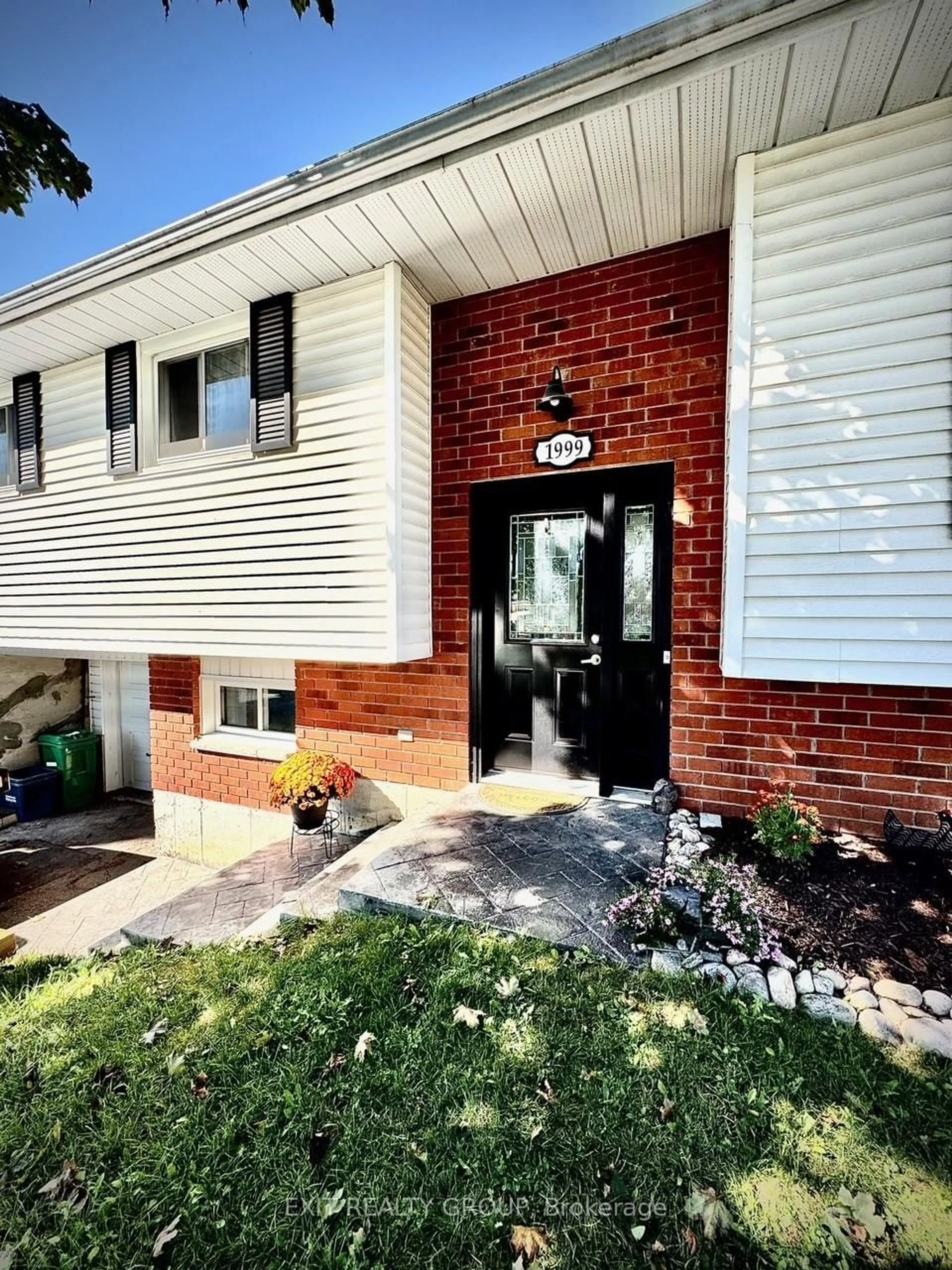 Home with brick exterior material, street for 1999 Glenmead Rd, Peterborough Ontario K9L 1W6