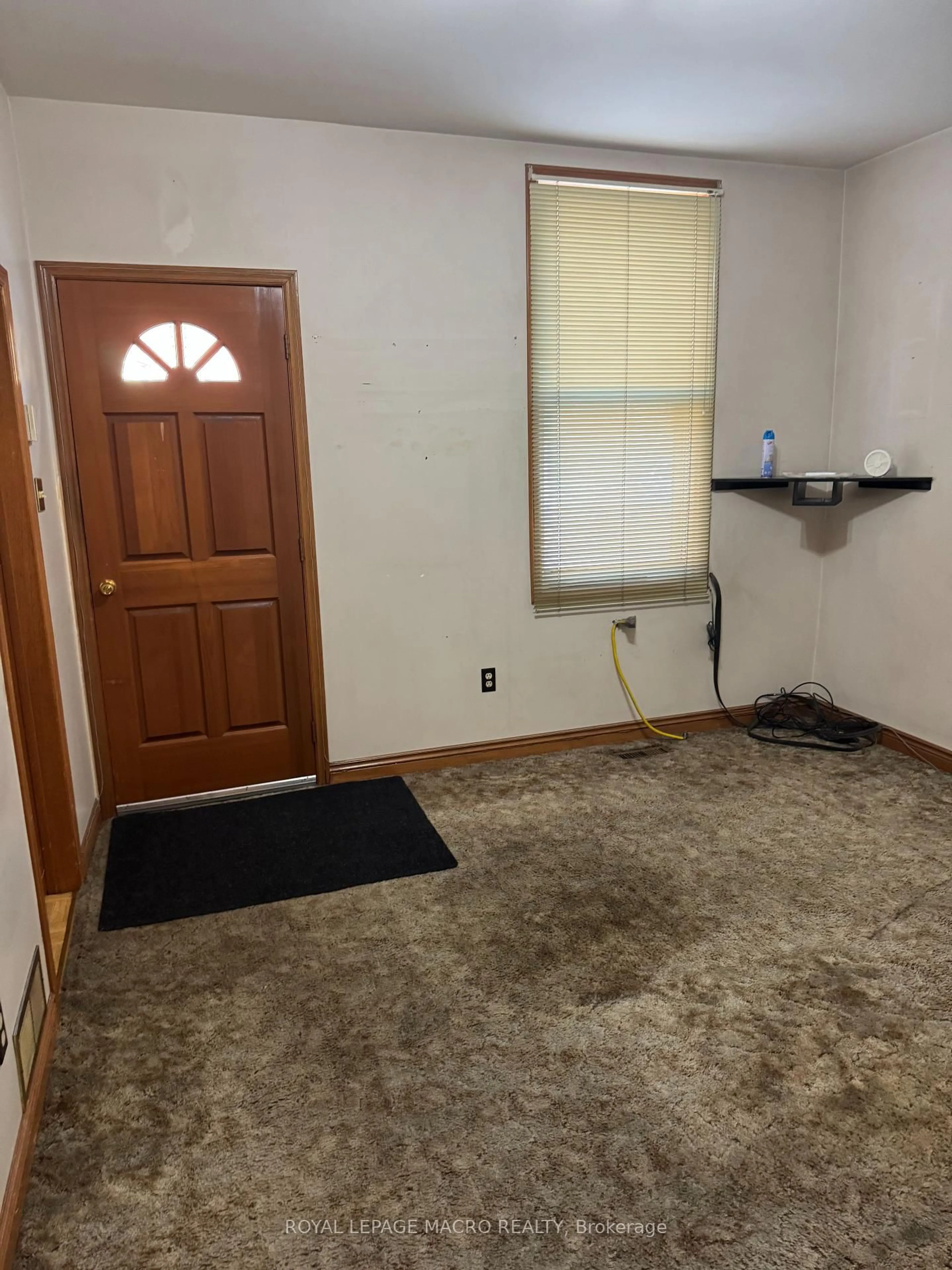 A pic of a room for 215 Ray St, Hamilton Ontario L8R 2Y3