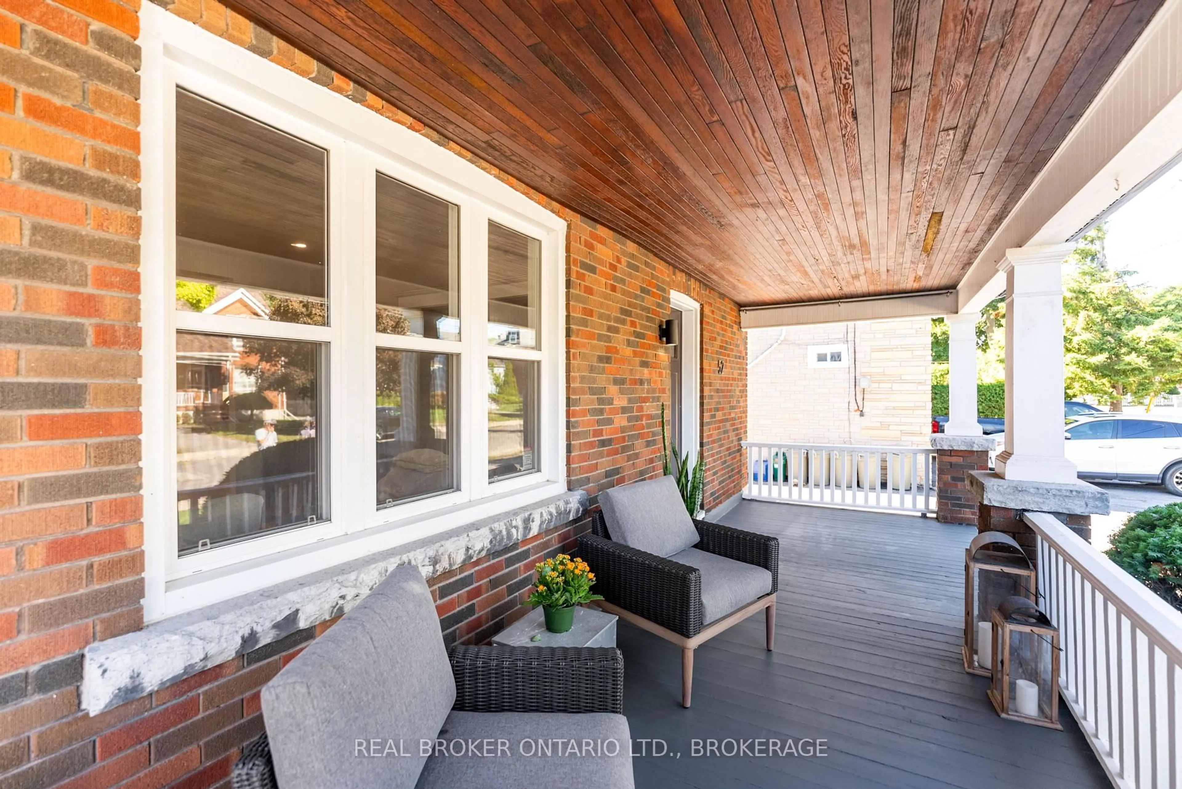 Patio, street for 52 Dundas St, Kingston Ontario K7L 1N3