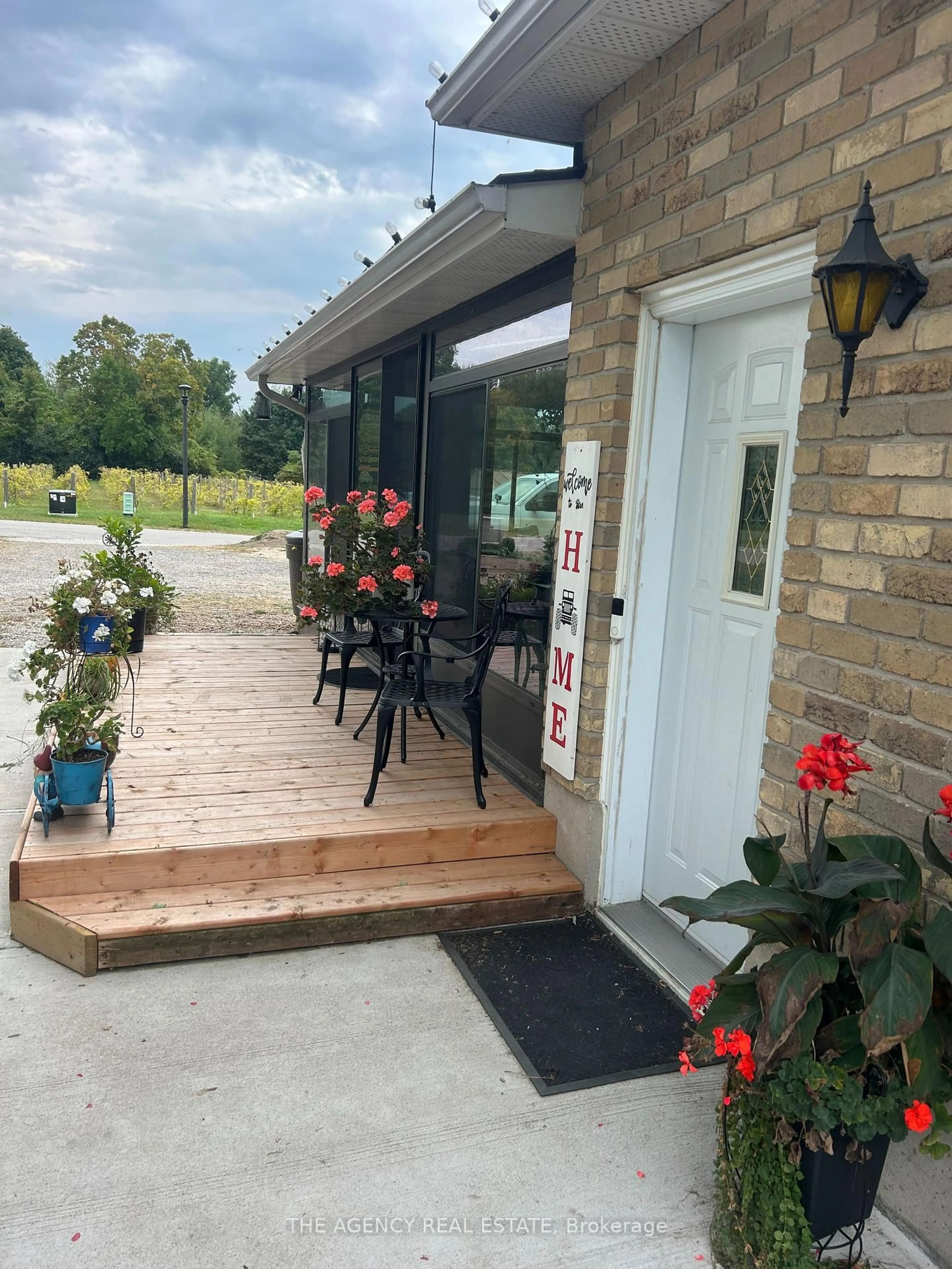 Patio, unknown for 75652 Bluewater Highway, Bluewater Ontario N0M 1G0