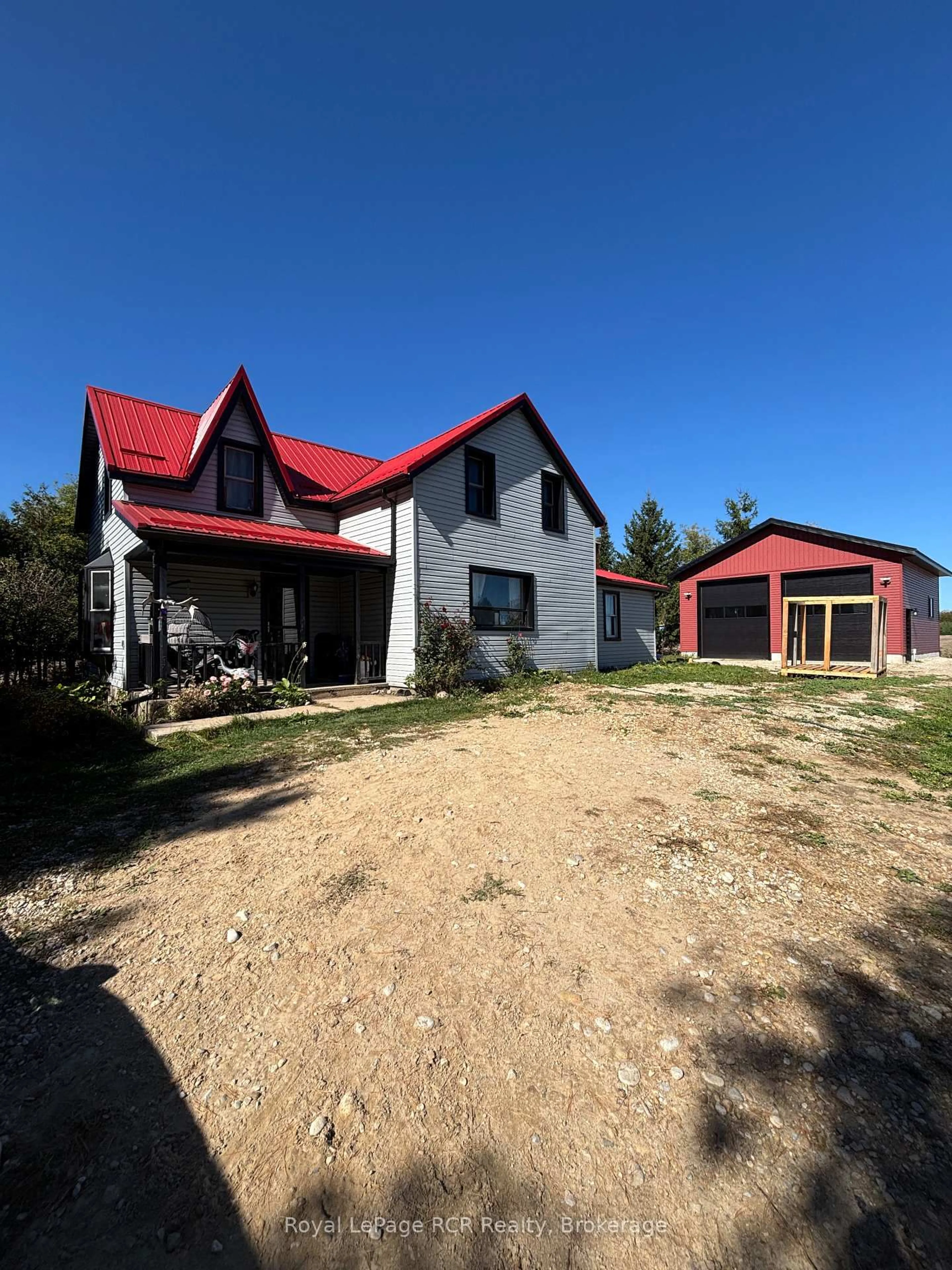 A pic from outside/outdoor area/front of a property/back of a property/a pic from drone, building for 193608 30th Side Rd, Hanover Ontario N4N 3B8