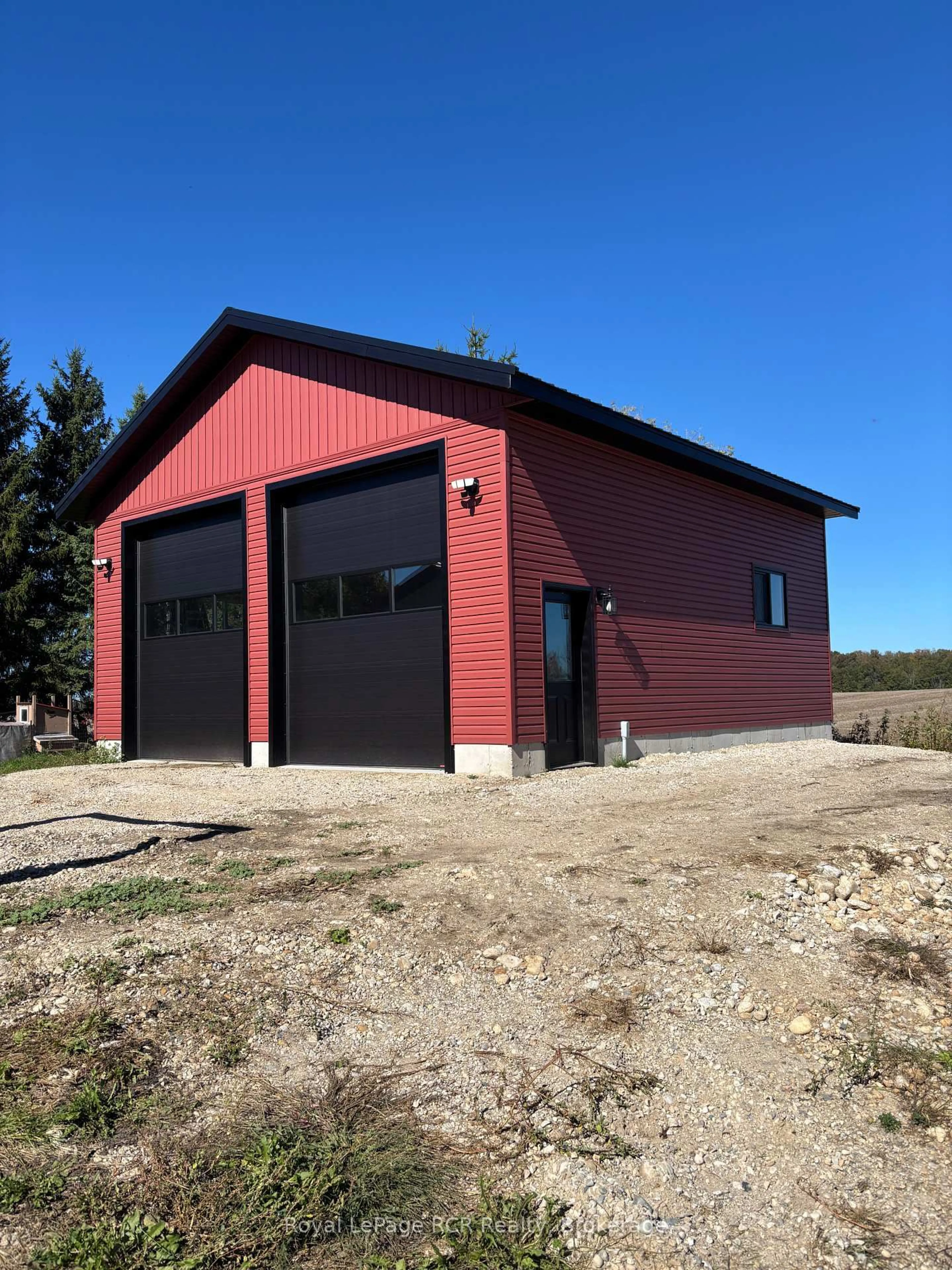 Indoor garage for 193608 30th Side Rd, Hanover Ontario N4N 3B8