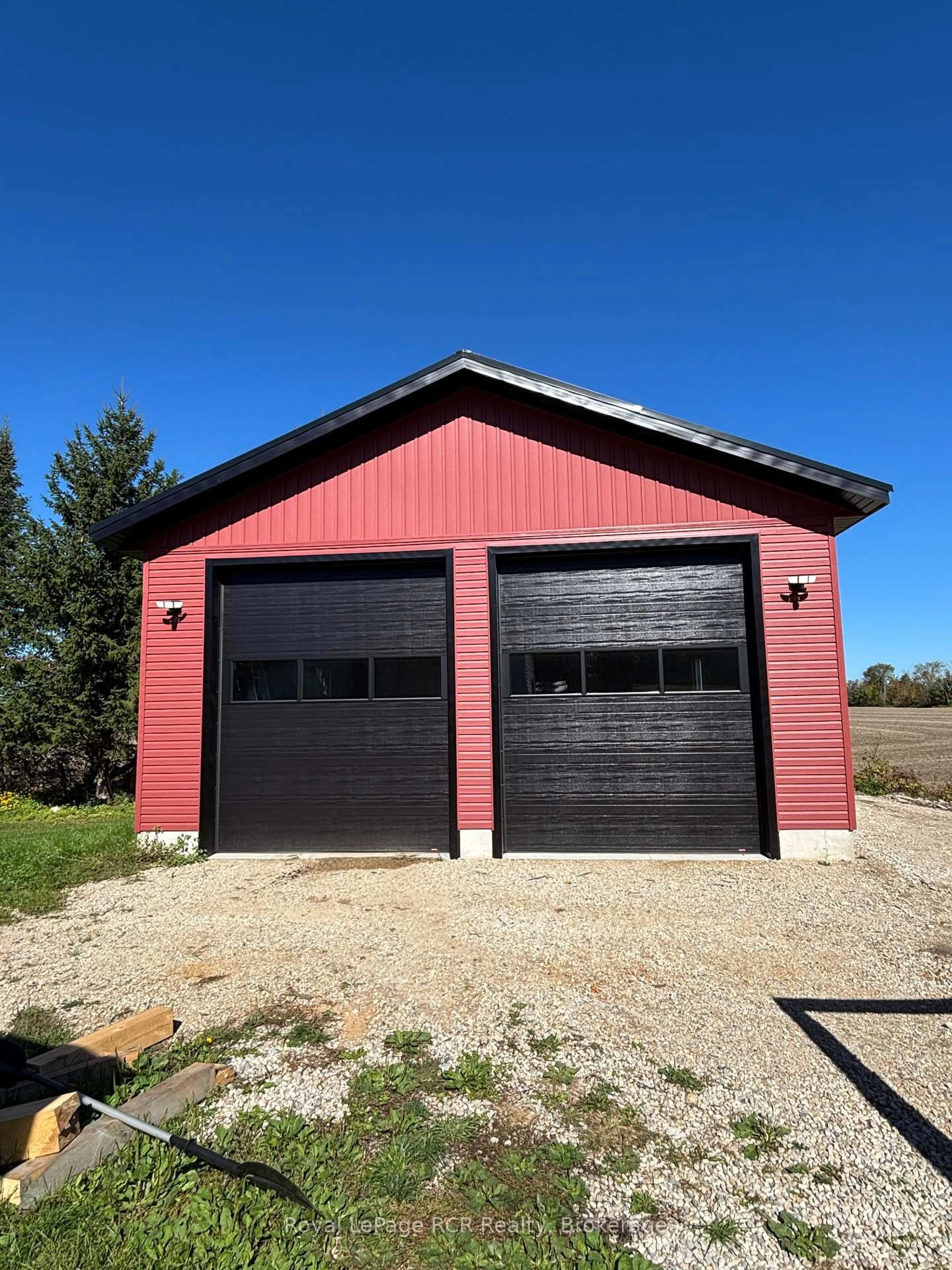 Indoor garage for 193608 30th Side Rd, Hanover Ontario N4N 3B8