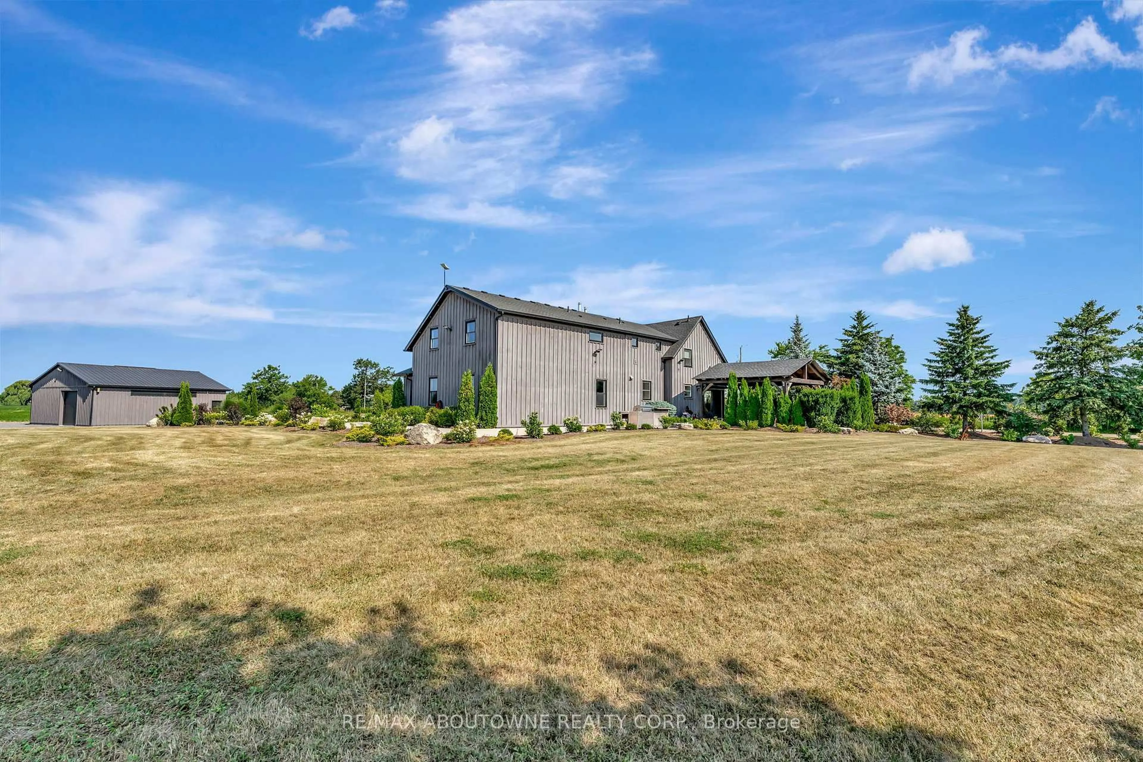 A pic from outside/outdoor area/front of a property/back of a property/a pic from drone, unknown for 8301 Leeming Rd, Hamilton Ontario L0R 1W0