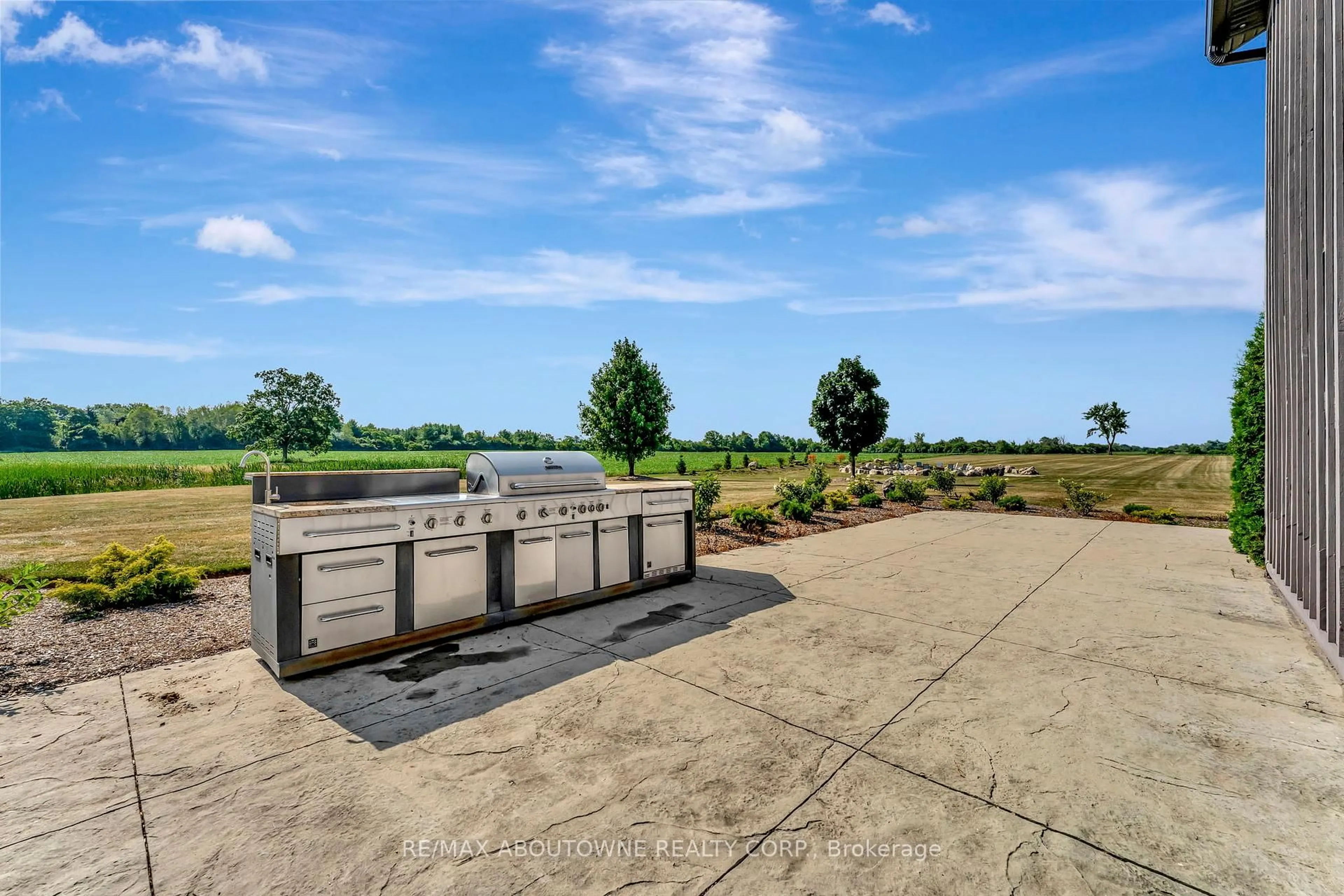 A pic from outside/outdoor area/front of a property/back of a property/a pic from drone, unknown for 8301 Leeming Rd, Hamilton Ontario L0R 1W0