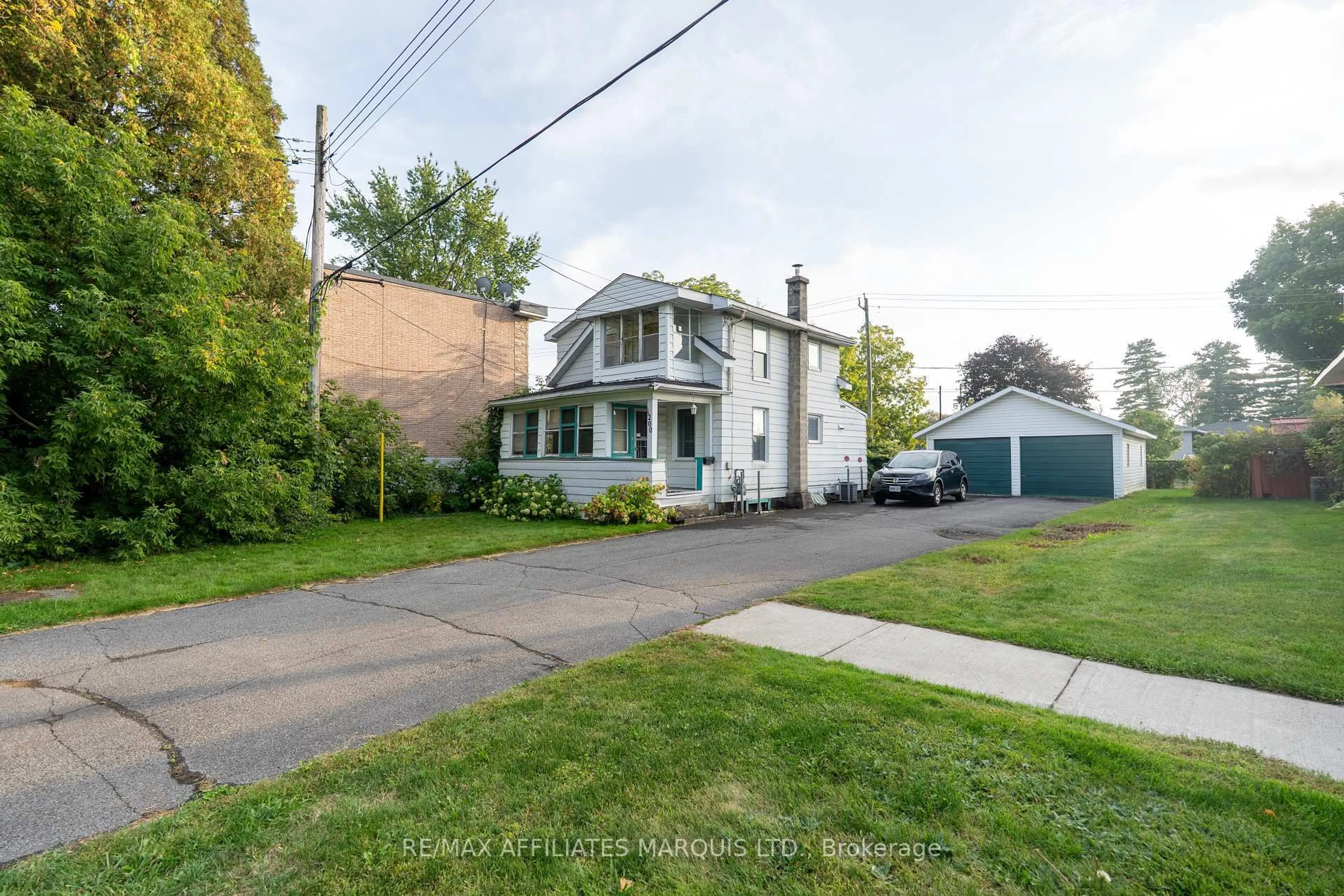 A pic from outside/outdoor area/front of a property/back of a property/a pic from drone, street for 1200 Notre Dame St, Cornwall Ontario K6J 4Y6