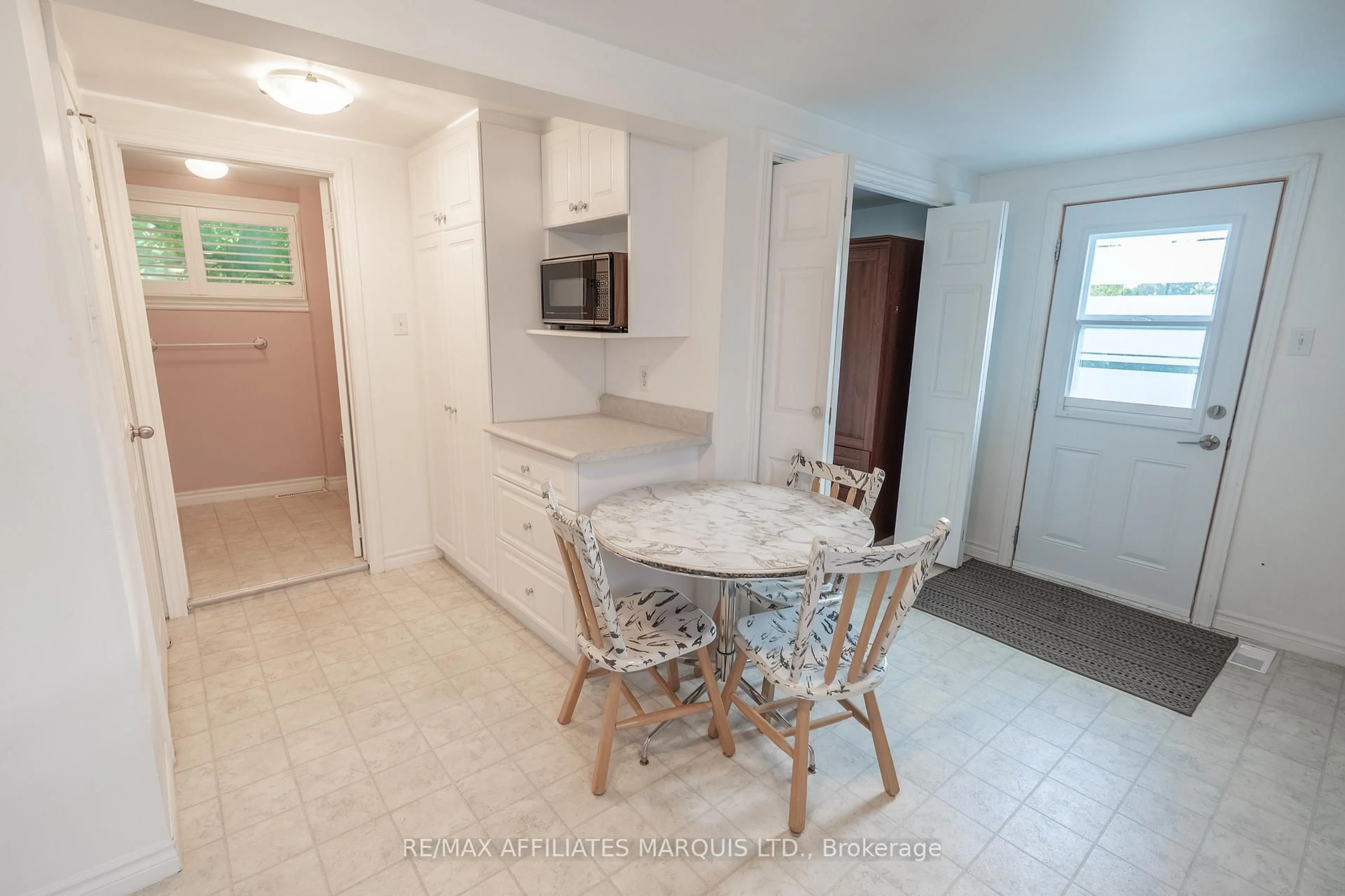 Unknown for 1200 Notre Dame St, Cornwall Ontario K6J 4Y6