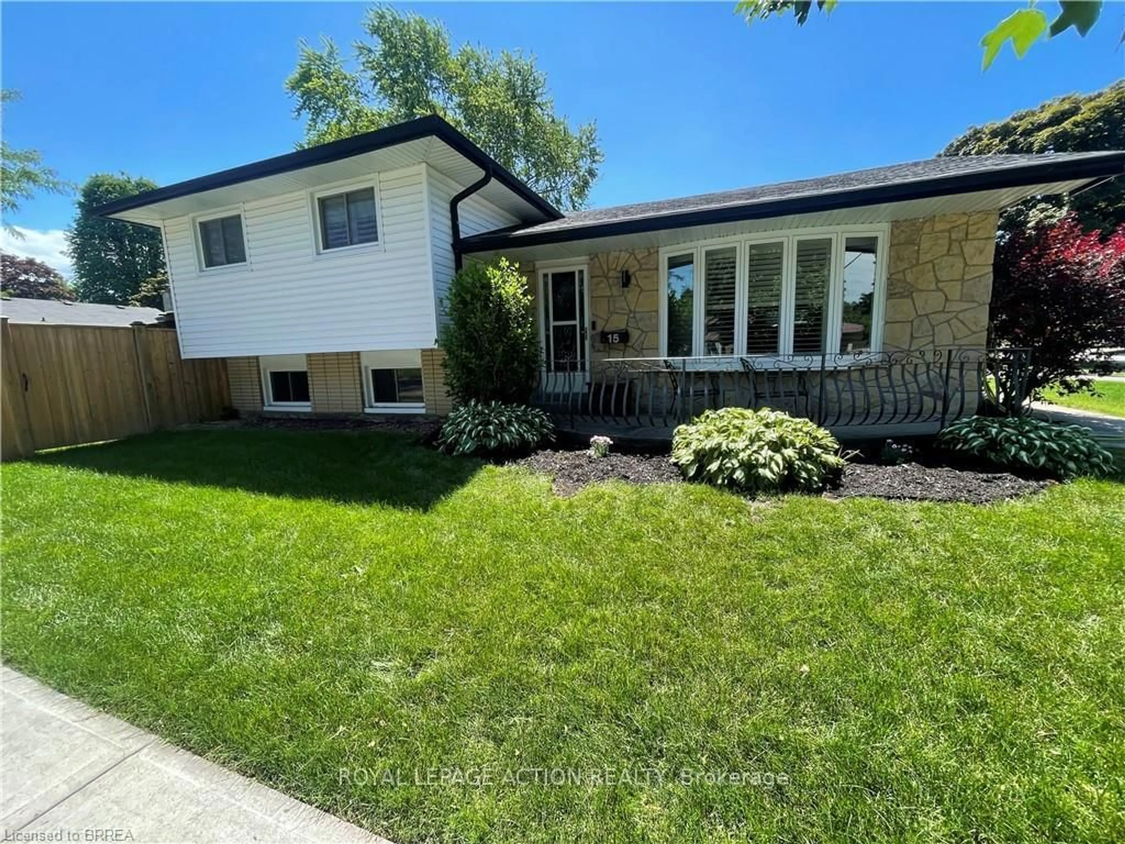 Unknown for 15 Brier Park Rd, Brantford Ontario N3R 3P8