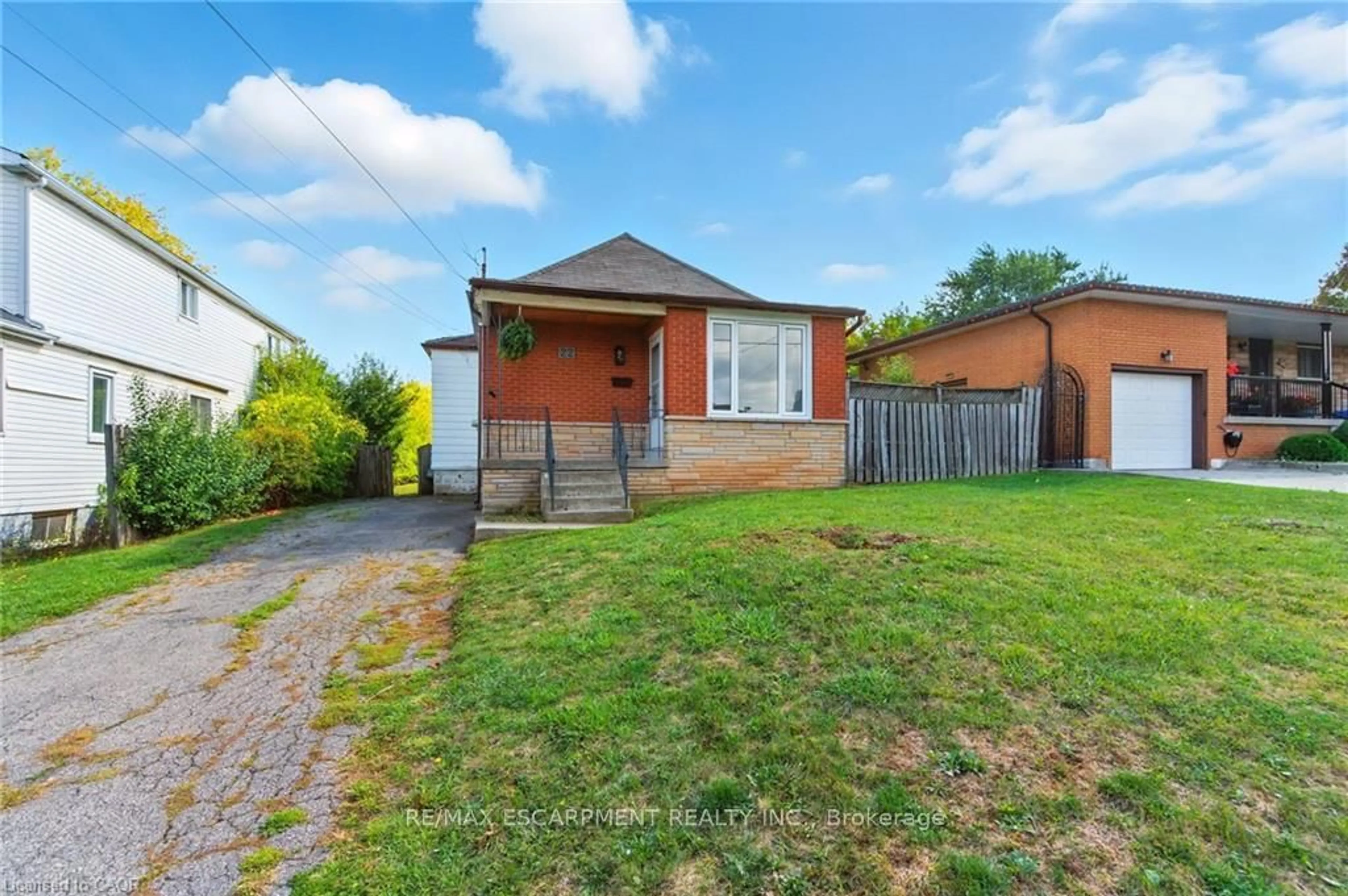 A pic from outside/outdoor area/front of a property/back of a property/a pic from drone, street for 22 Worsley Rd, Hamilton Ontario L8E 2E7