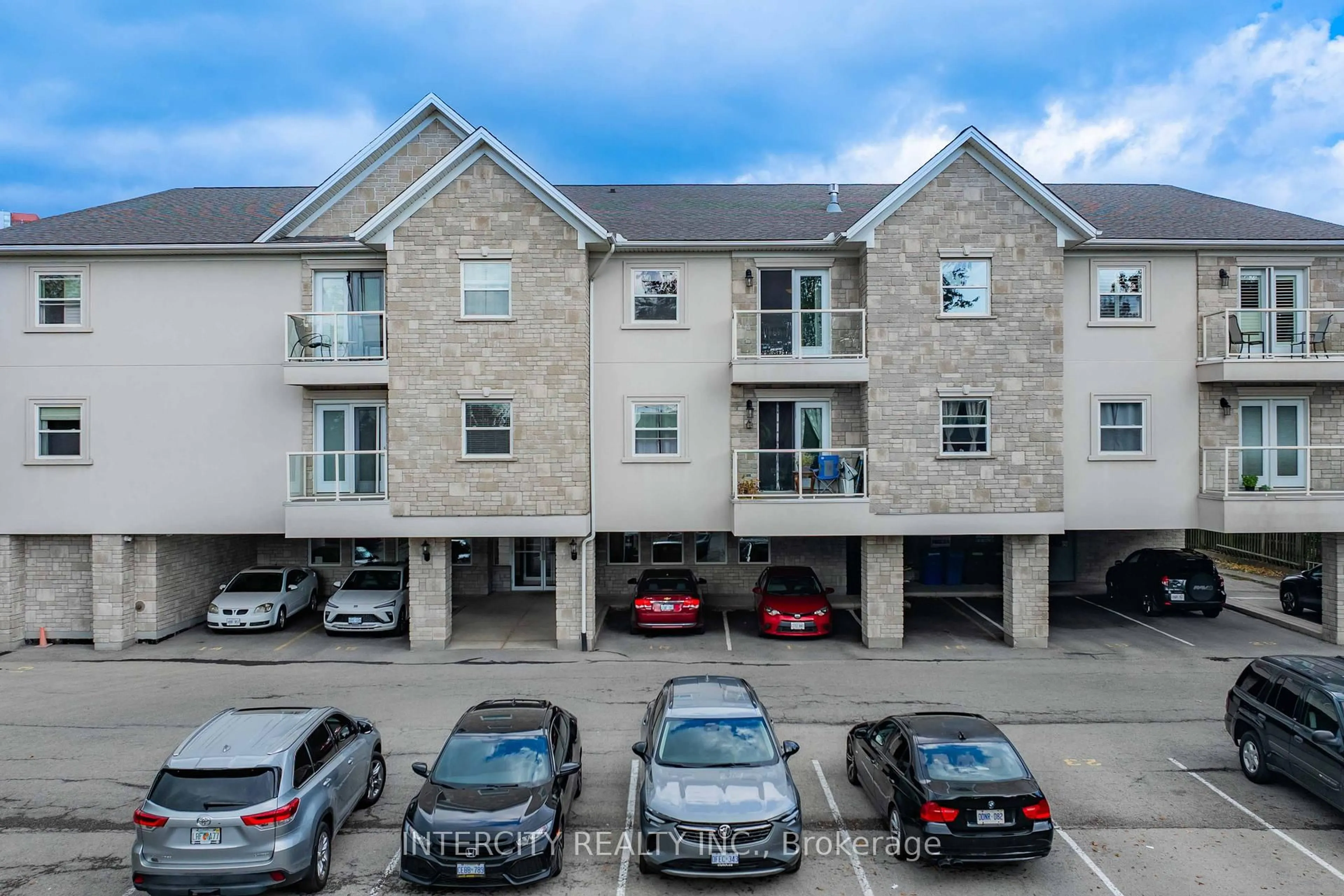 A pic from outside/outdoor area/front of a property/back of a property/a pic from drone, building for 6928 Ailanthus Ave #306, Niagara Falls Ontario L2G 4C8