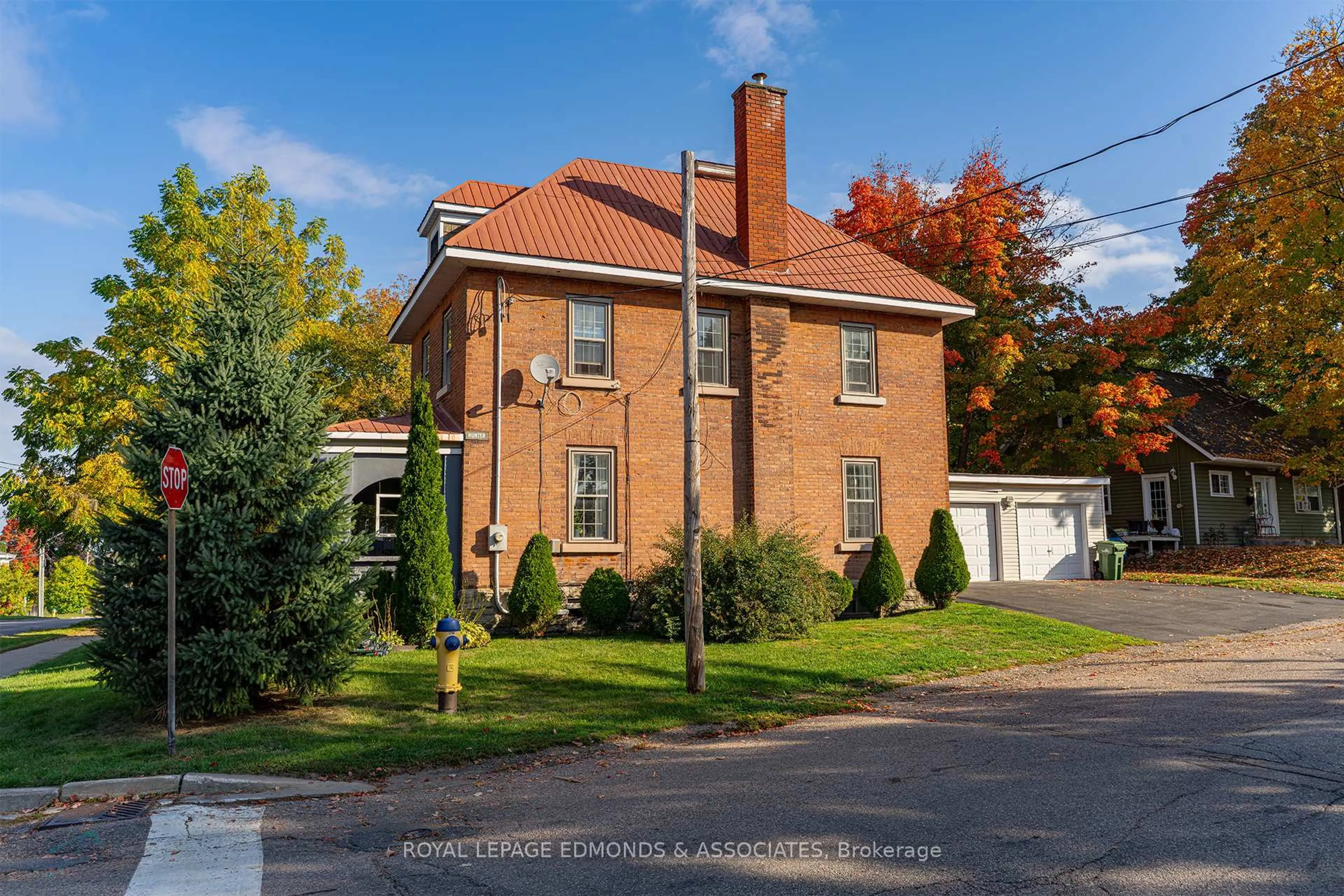 Home with brick exterior material, street for 561 Mackay St, Pembroke Ontario K8A 1E8