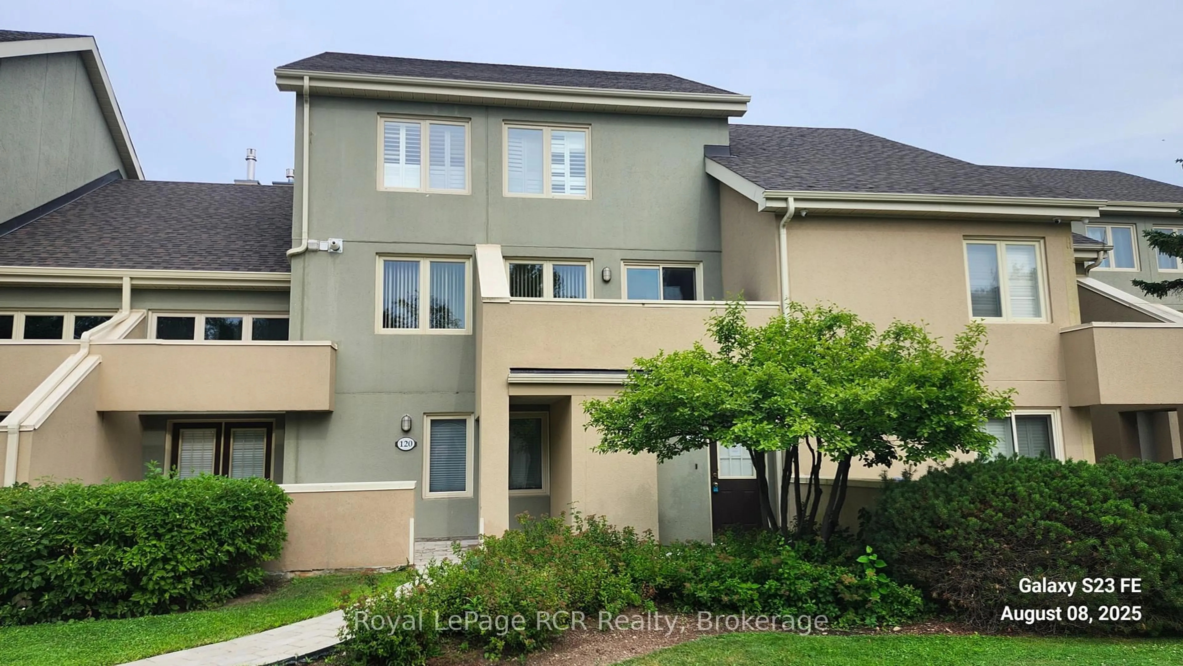 A pic from outside/outdoor area/front of a property/back of a property/a pic from drone, street for 107 Wintergreen Pl #220, Blue Mountains Ontario L9Y 0E8