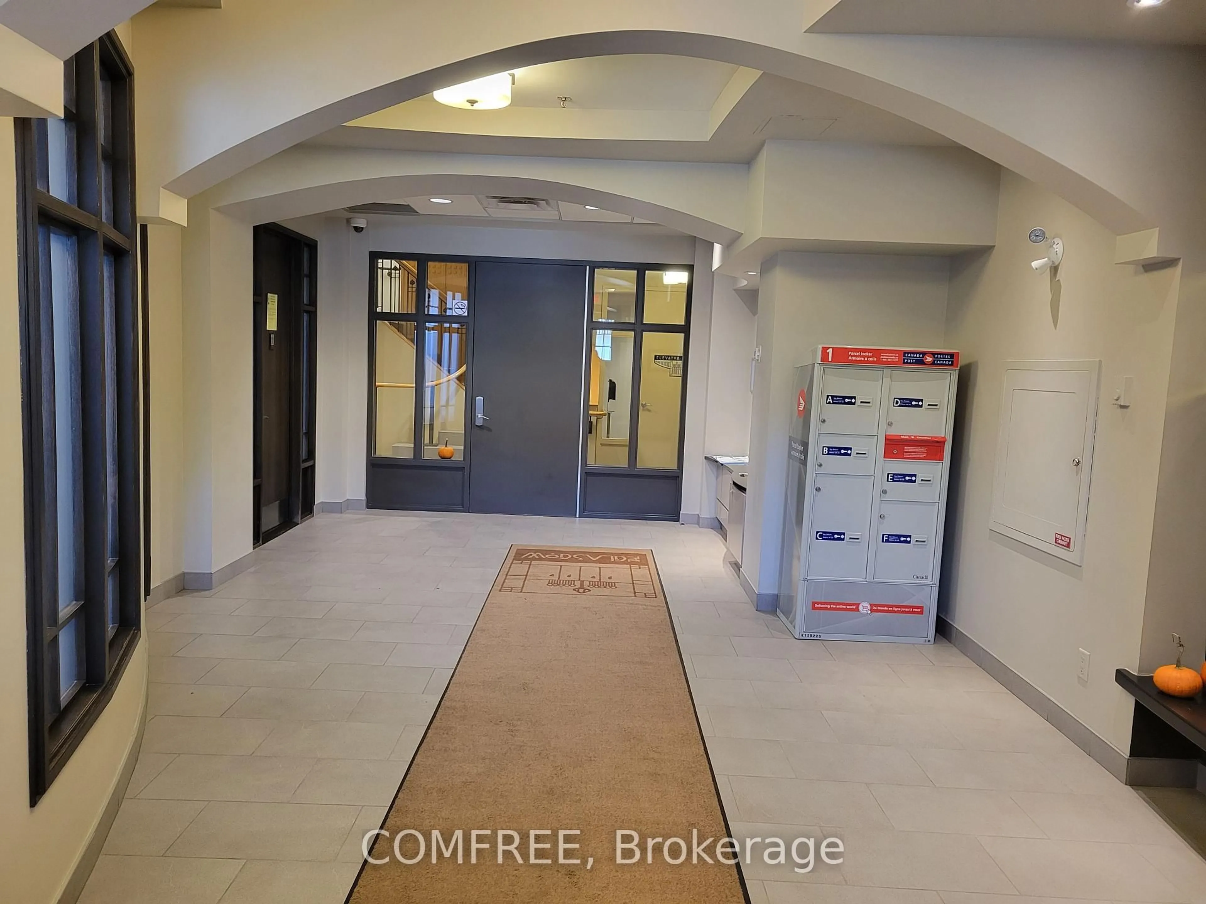 Unknown for 290 Powell Ave #302, Ottawa Ontario K1S 5T4