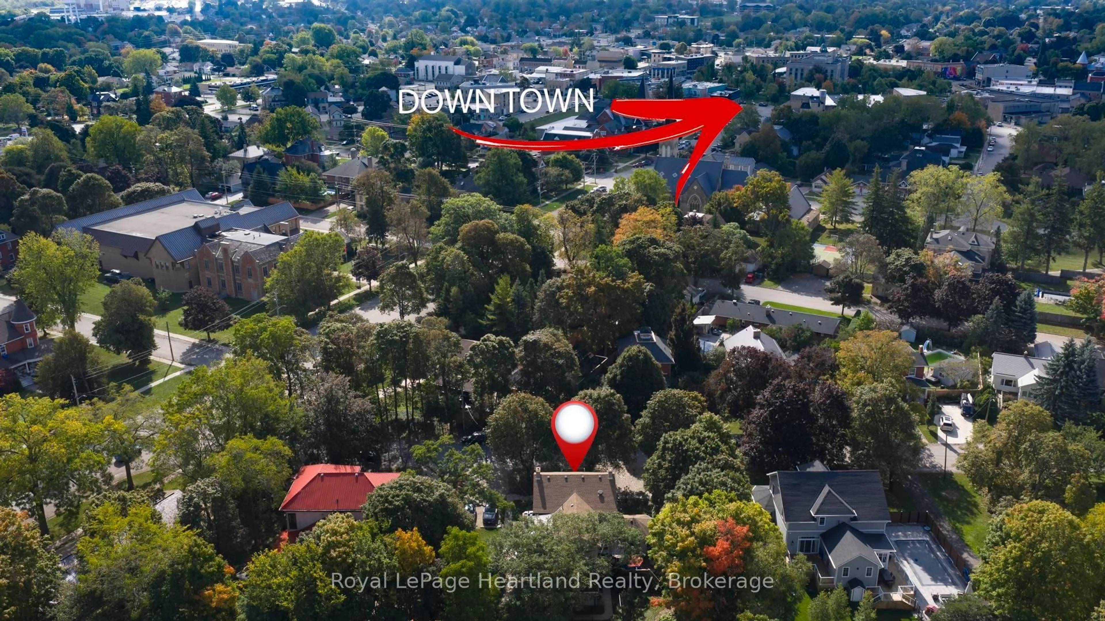 A pic from outside/outdoor area/front of a property/back of a property/a pic from drone, street for 18 ST VINCENT St, Goderich Ontario N7A 2M6