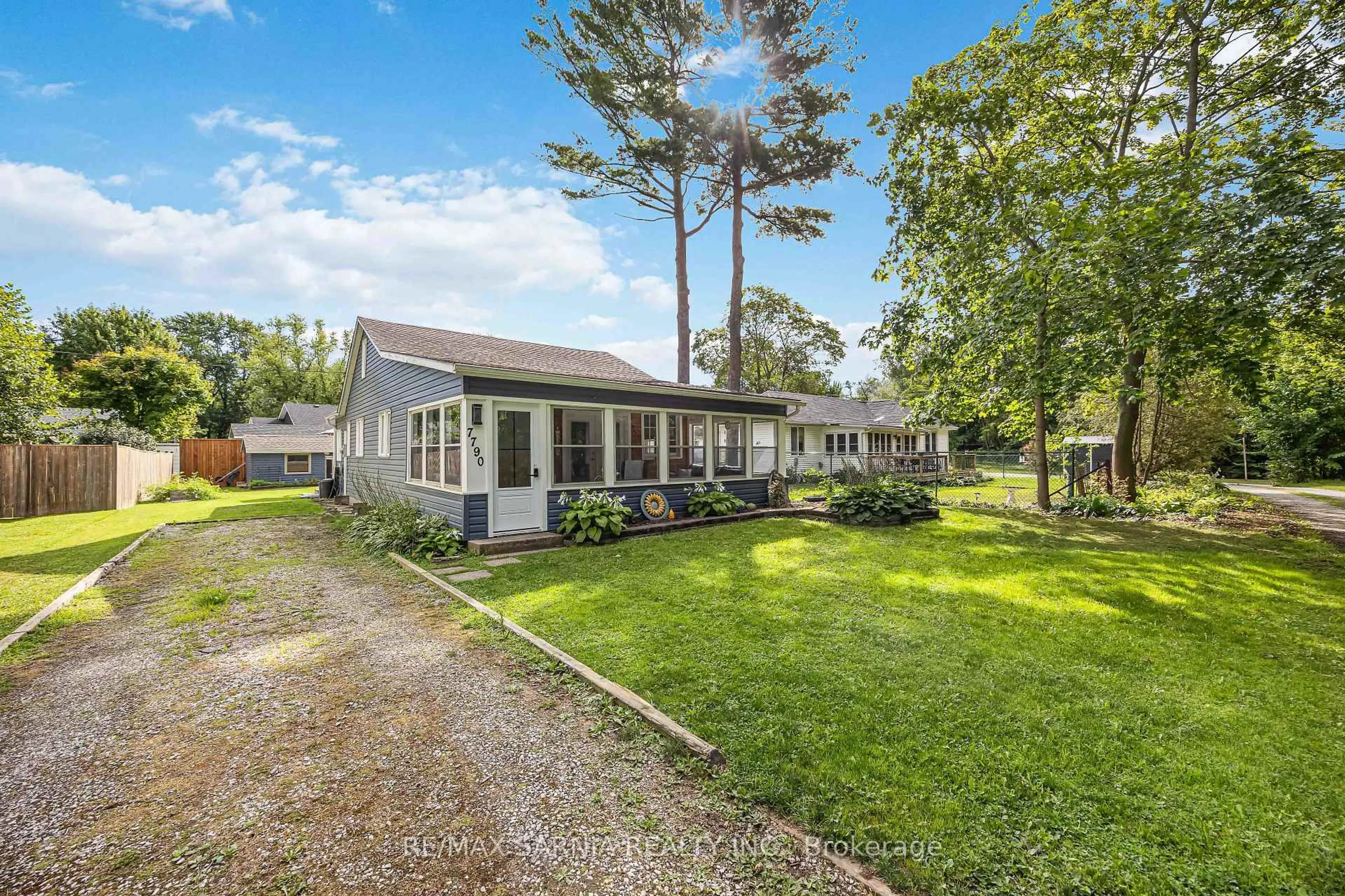 Patio, unknown for 7790 Gallie St, Plympton-Wyoming Ontario N0N 1J6