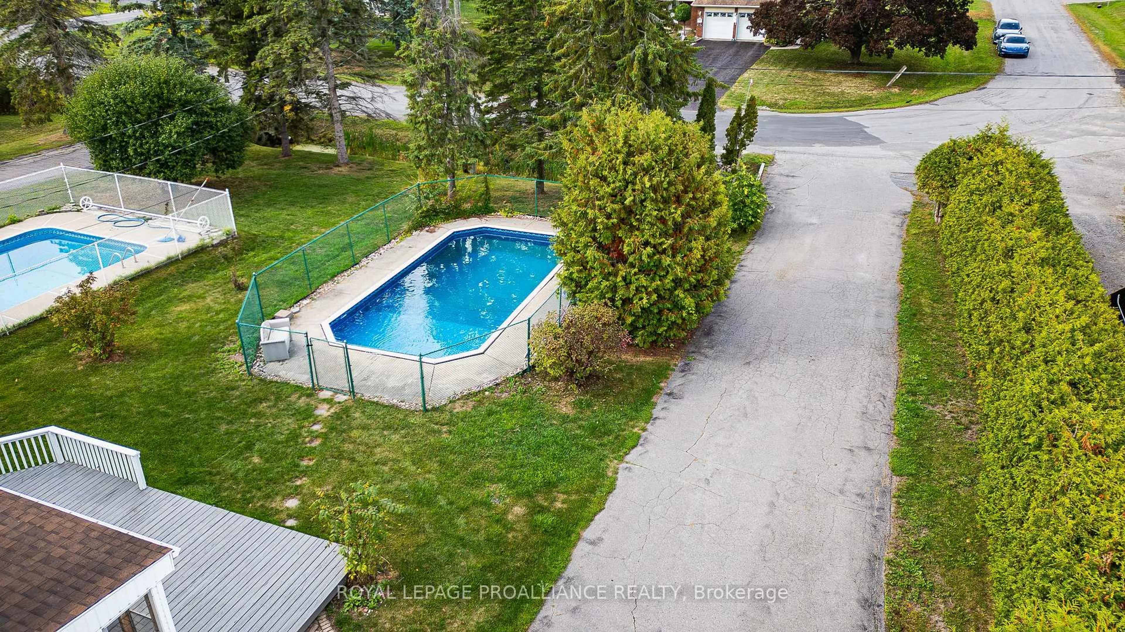 Pool for 16 Country Club Dr, Quinte West Ontario K8R 1A1