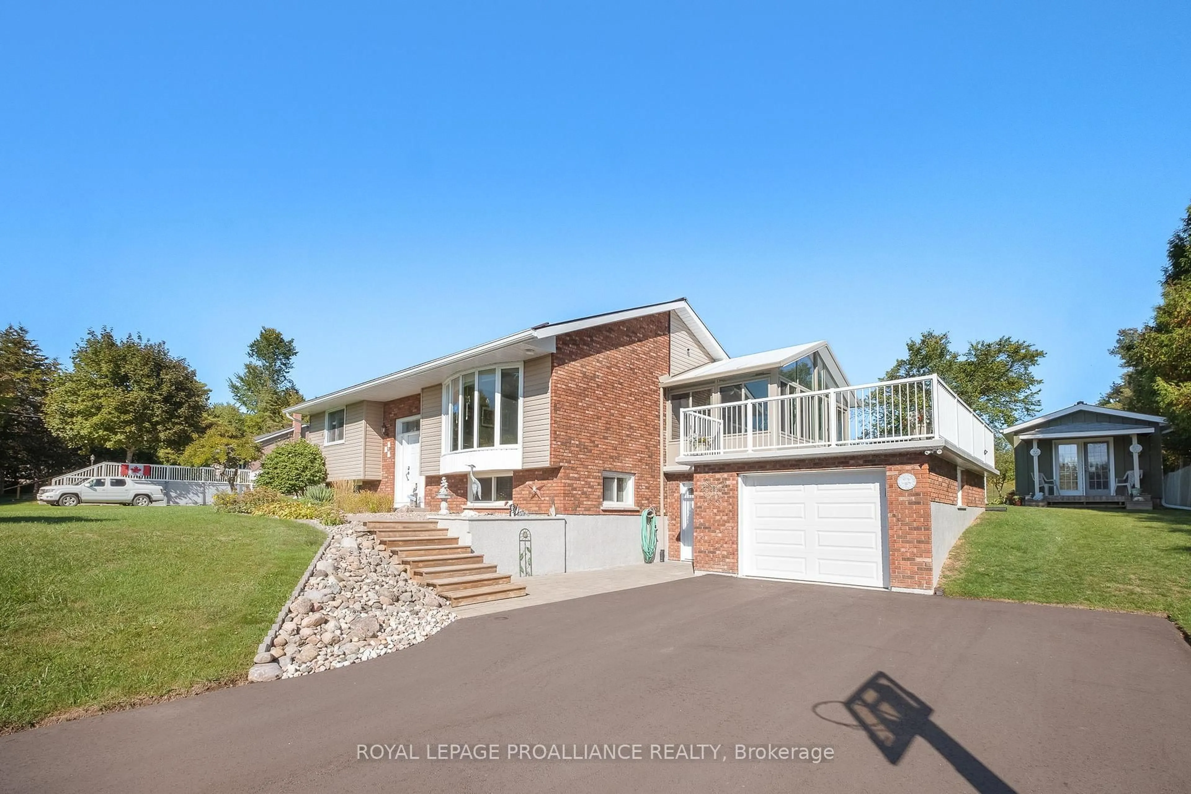 Home with brick exterior material, unknown for 2535 Castlehill Dr, Cobourg Ontario K9A 0T3