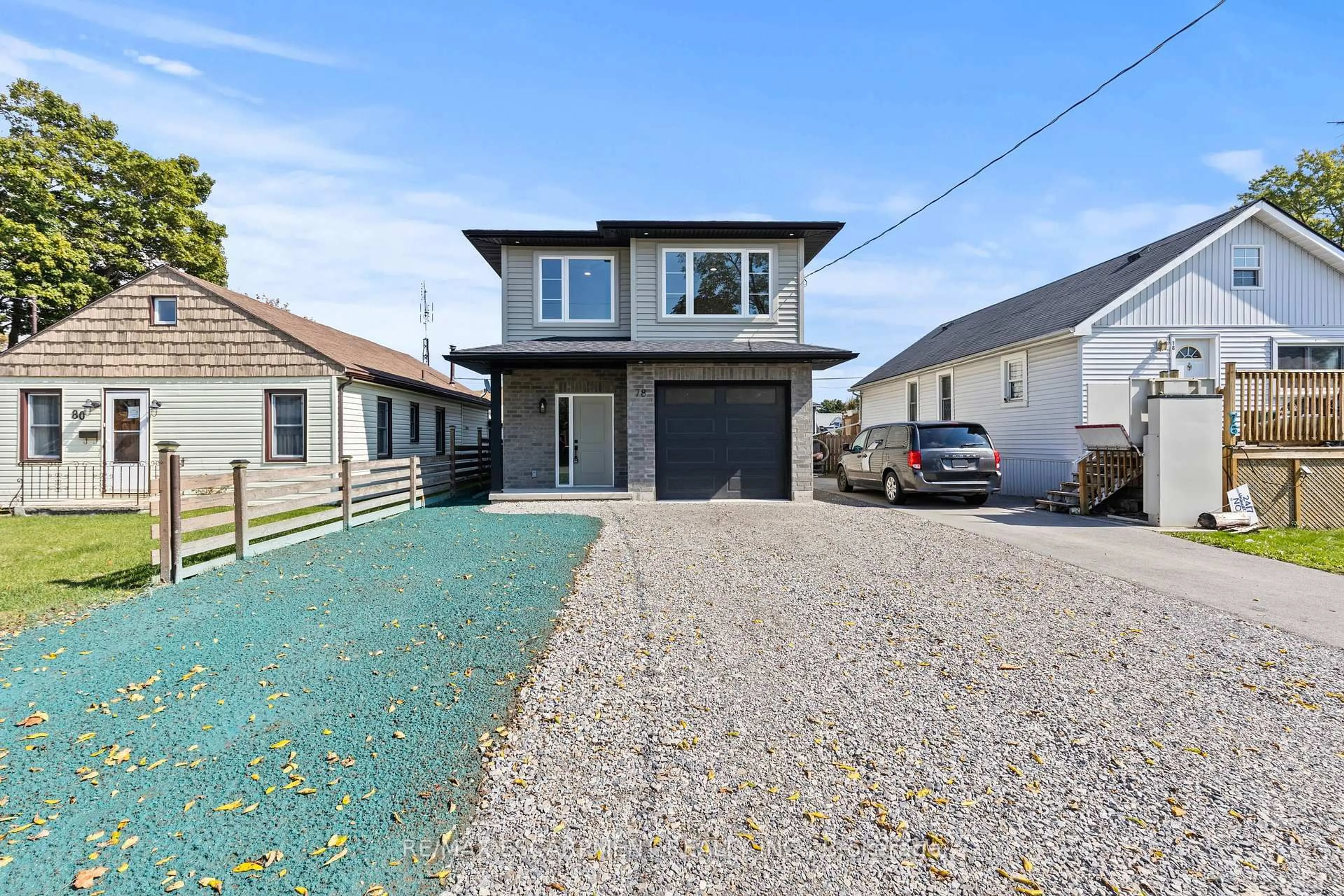 A pic from outside/outdoor area/front of a property/back of a property/a pic from drone, street for 78 Knoll St, Port Colborne Ontario L3K 5A6