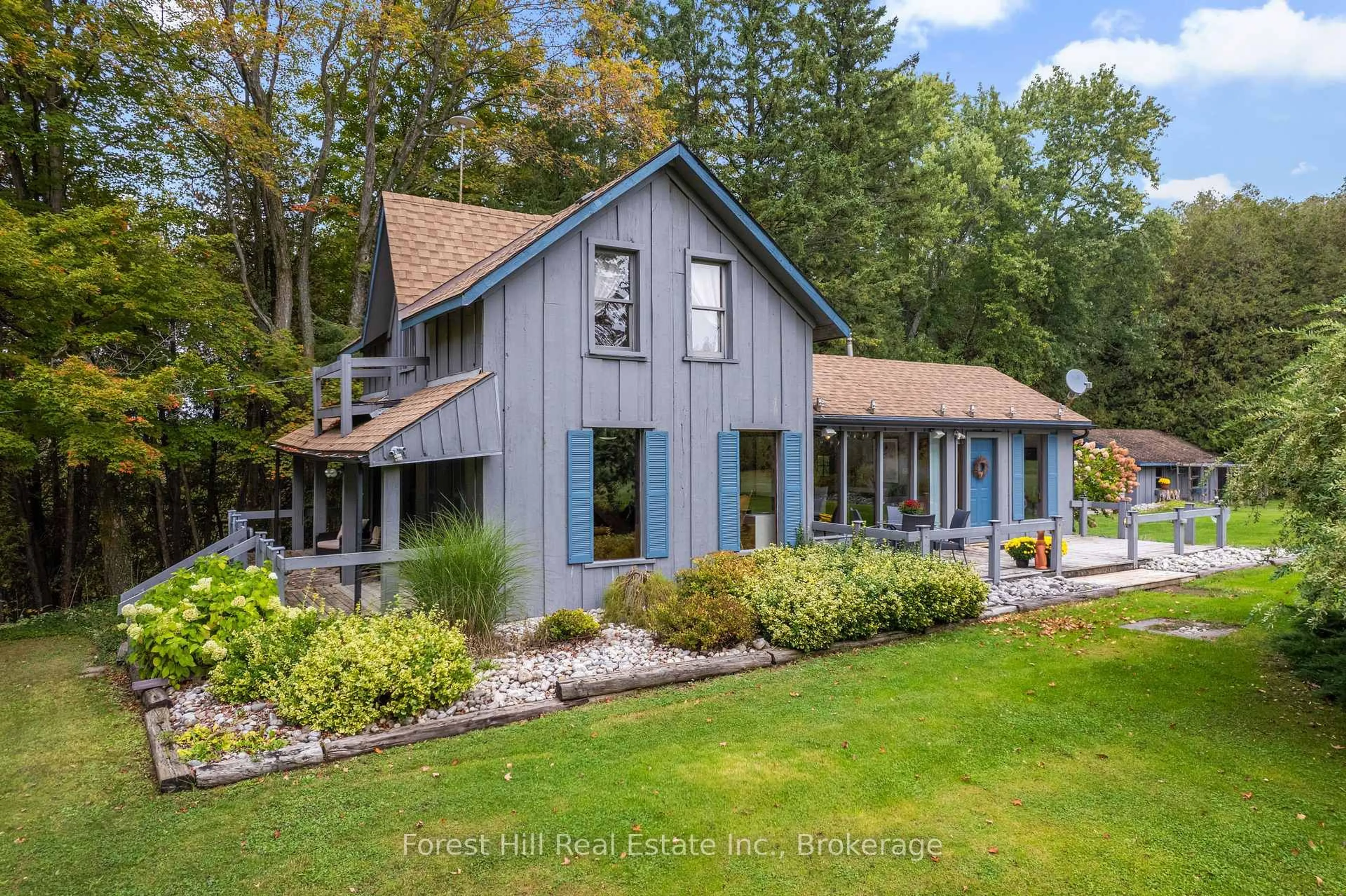 Home with vinyl exterior material, unknown for 403288 Grey Road 4, West Grey Ontario N0G 1R0