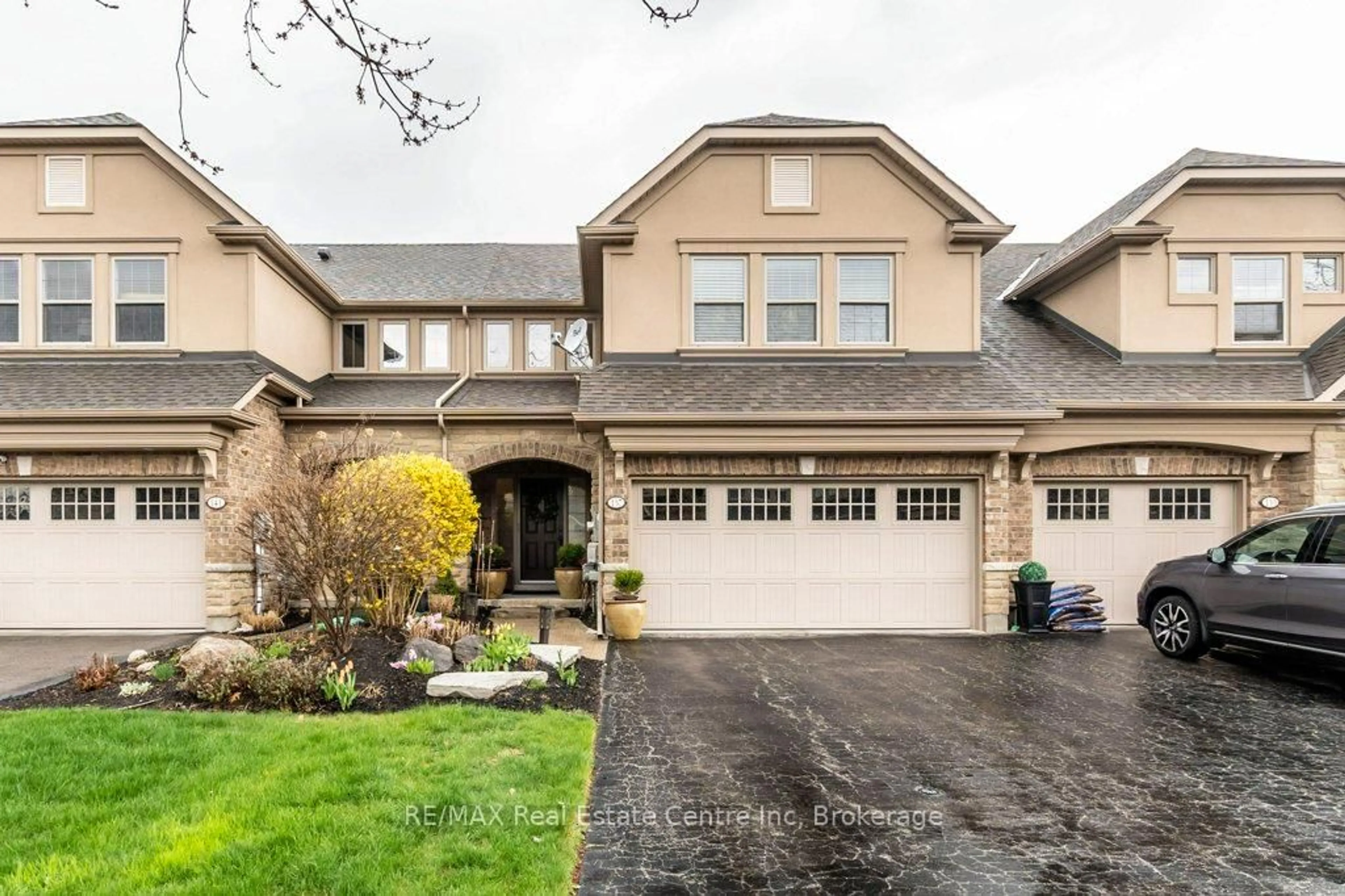 Home with brick exterior material, street for 137 Millview Crt, Guelph/Eramosa Ontario N0B 2K0