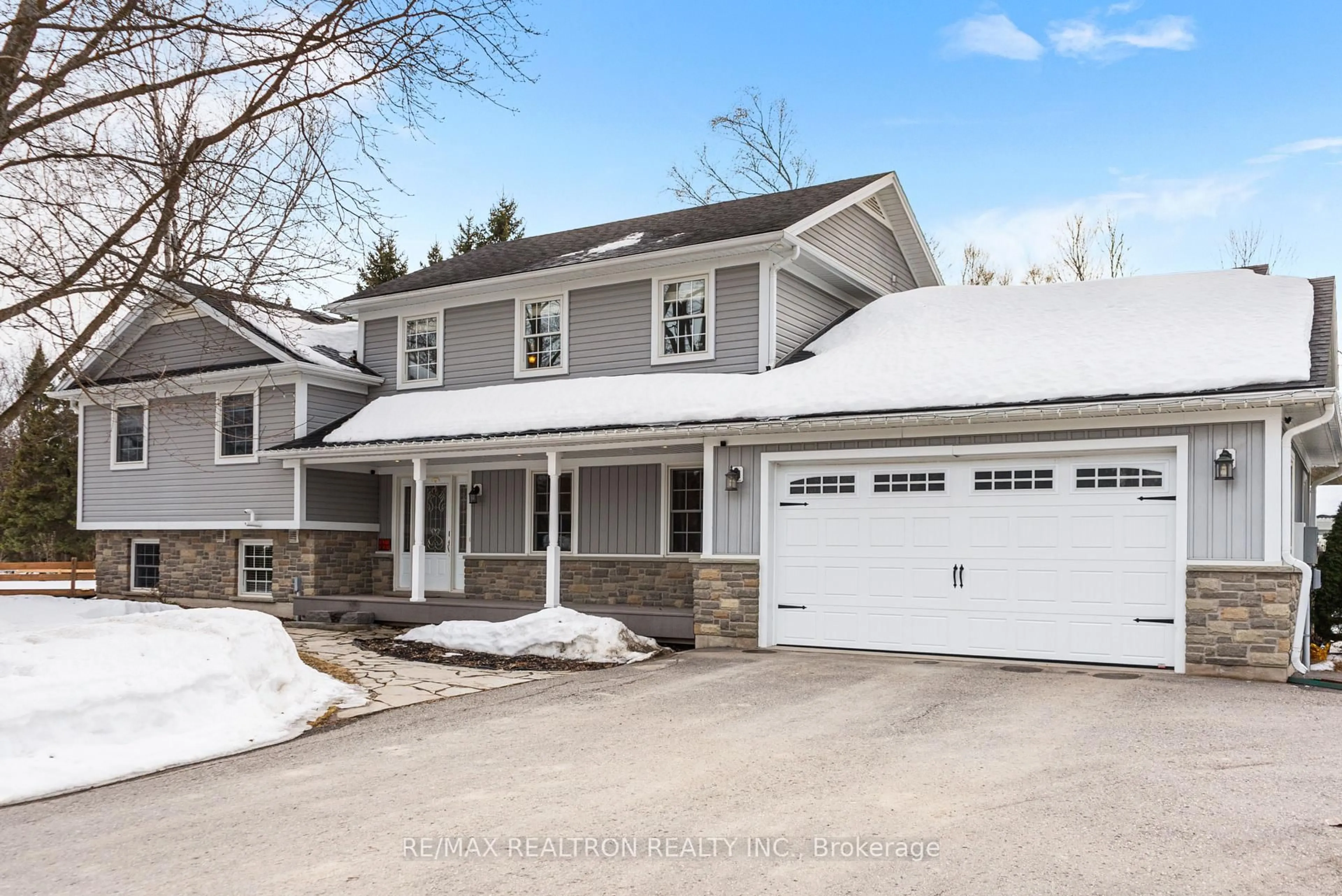 Home with vinyl exterior material, street for 100 Birch Grve, Shelburne Ontario L9V 2W3